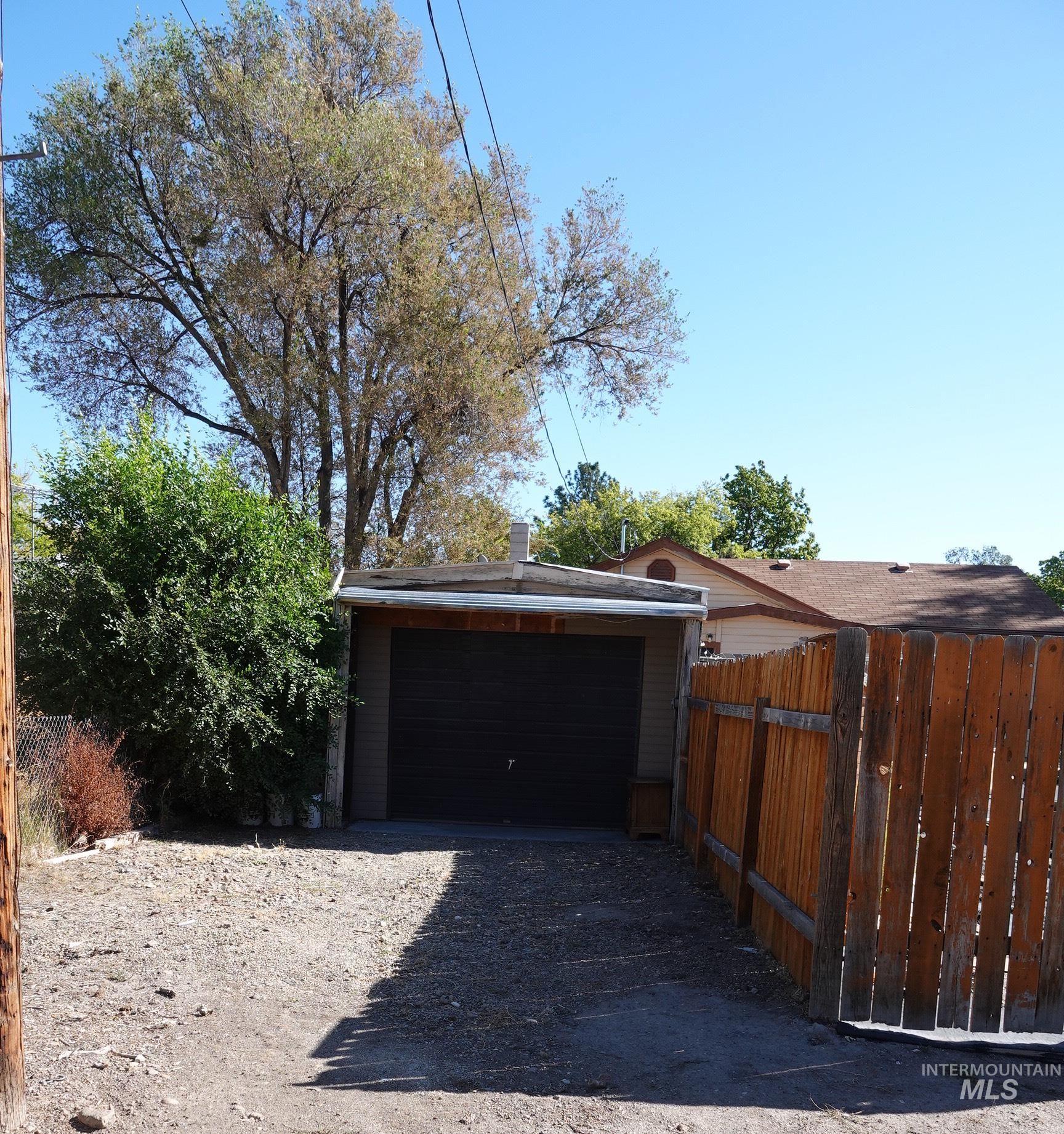 125 S 12th East, Mountain Home, Idaho 83647, 2 Bedrooms, 1 Bathroom, Residential For Sale, Price $129,900, 98965304