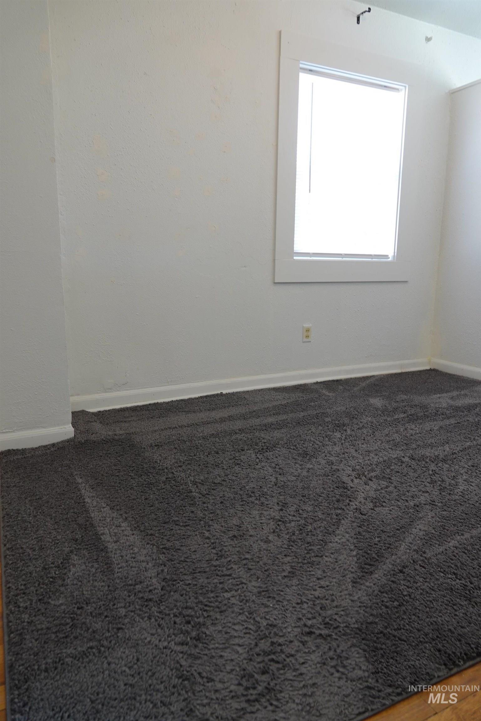 125 S 12th East, Mountain Home, Idaho 83647, 2 Bedrooms, 1 Bathroom, Residential For Sale, Price $129,900, 98965304
