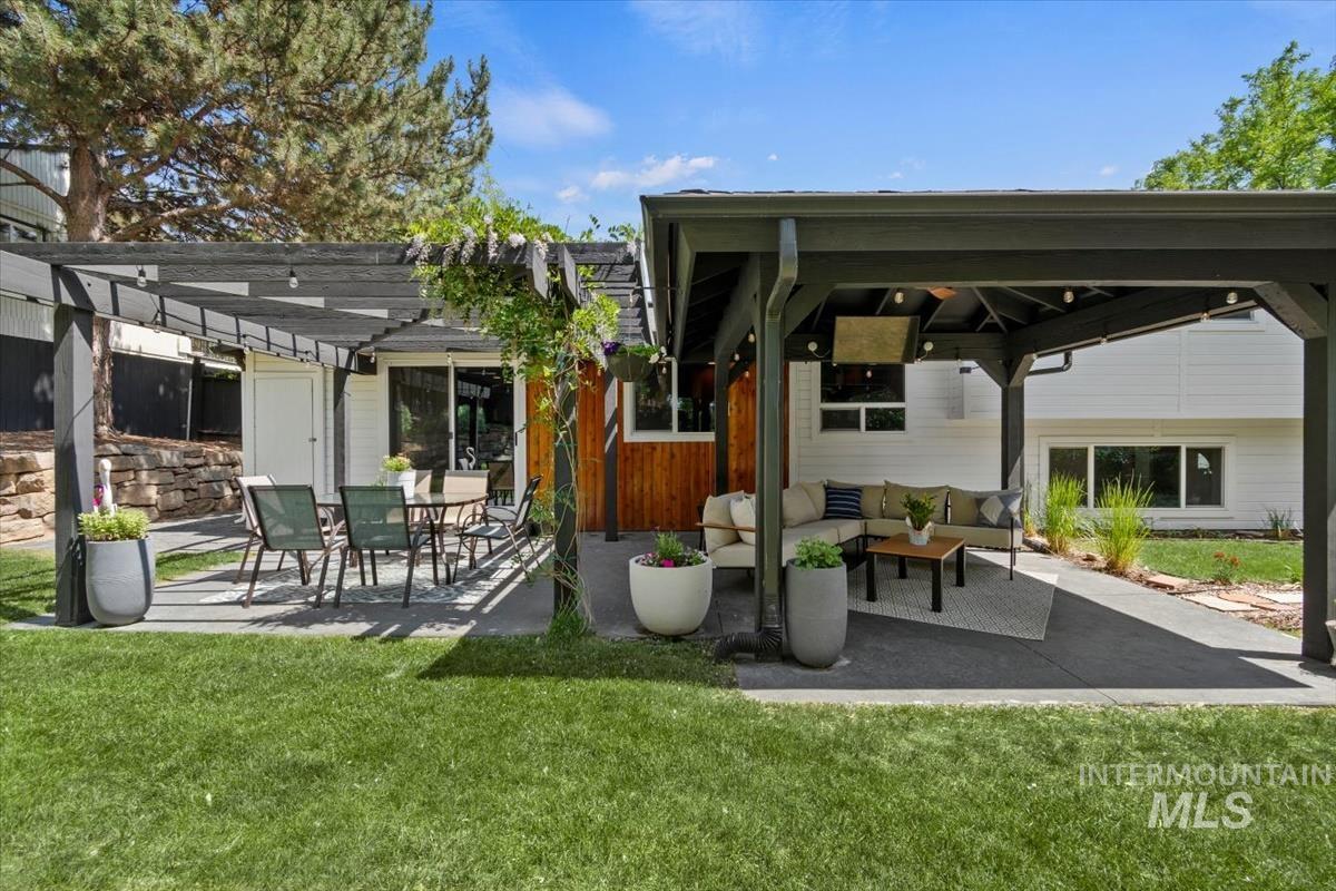 3110 E Stone Point Dr, Boise, Idaho 83712, 4 Bedrooms, 2.5 Bathrooms, Residential For Sale, Price $869,999, 98965320