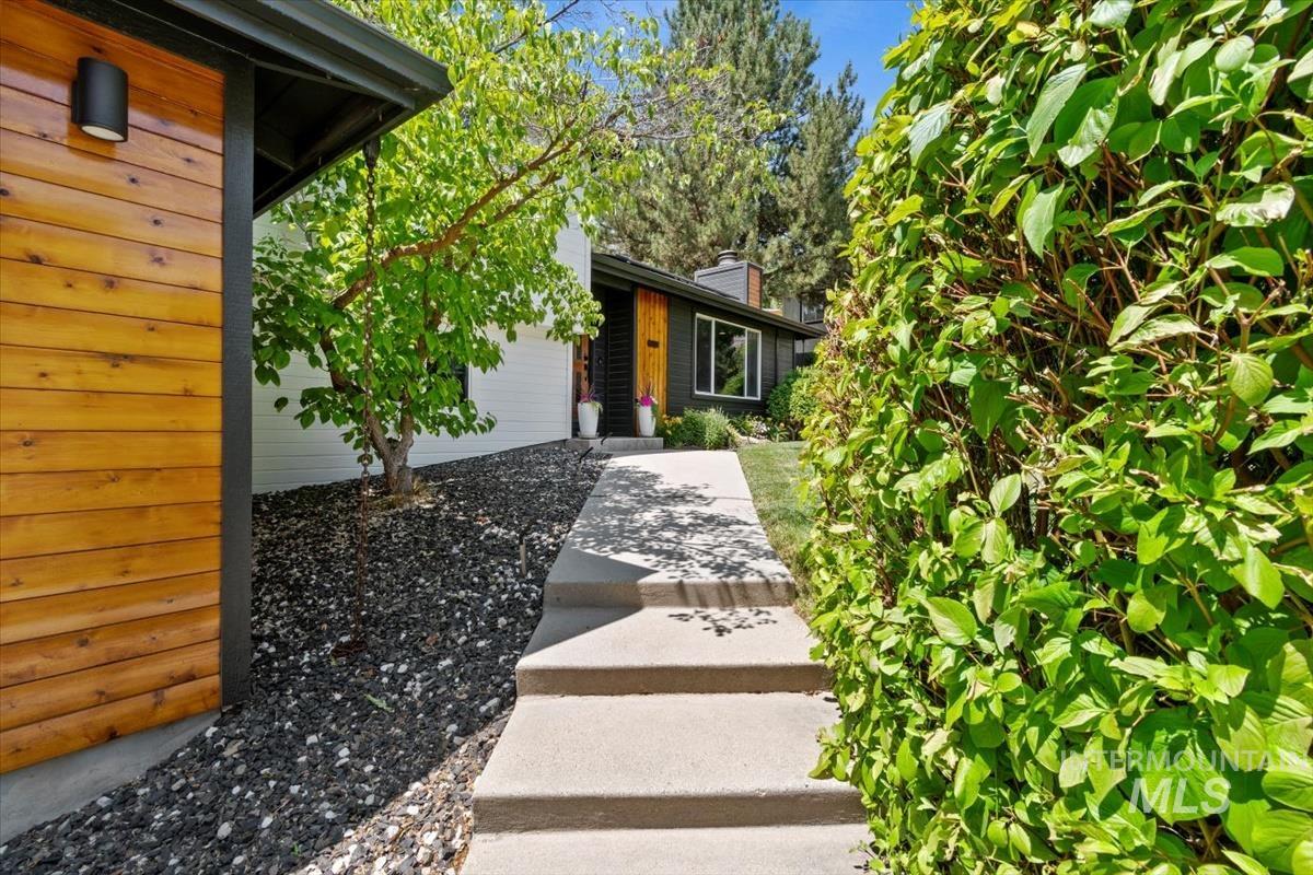 3110 E Stone Point Dr, Boise, Idaho 83712, 4 Bedrooms, 2.5 Bathrooms, Residential For Sale, Price $869,999, 98965320
