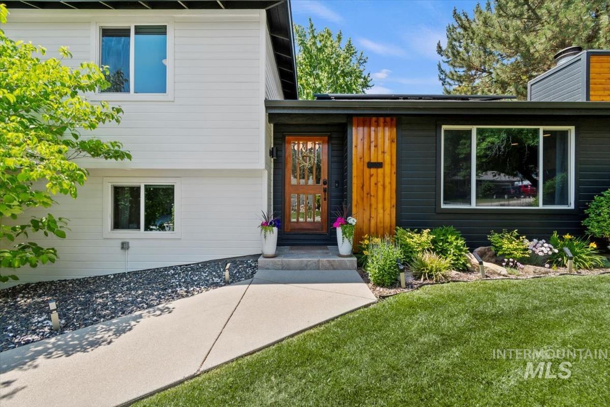3110 E Stone Point Dr, Boise, Idaho 83712, 4 Bedrooms, 2.5 Bathrooms, Residential For Sale, Price $869,999, 98965320