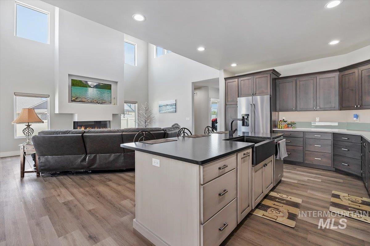 2971 Sunlight Rd, Twin Falls, Idaho 83301, 3 Bedrooms, 2.5 Bathrooms, Residential For Sale, Price $585,000, 98965321