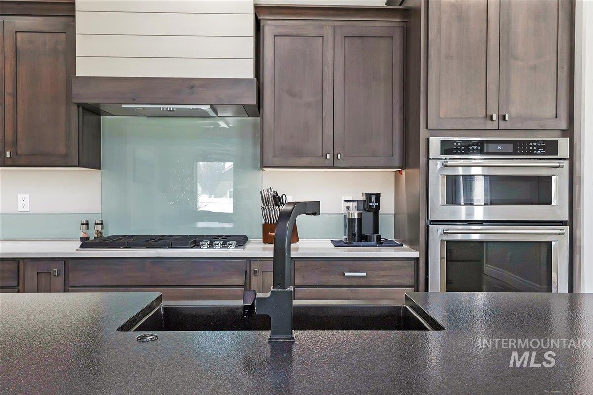 2971 Sunlight Rd, Twin Falls, Idaho 83301, 3 Bedrooms, 2.5 Bathrooms, Residential For Sale, Price $585,000, 98965321