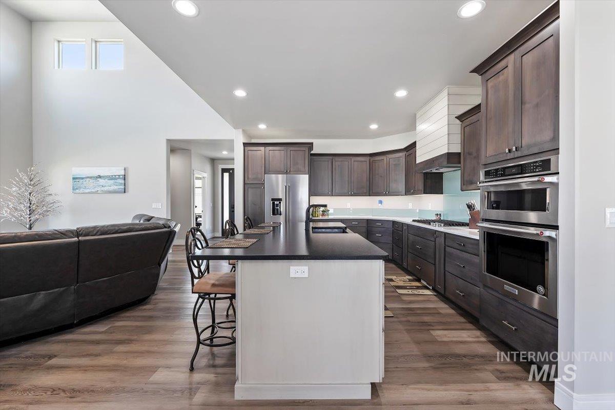 2971 Sunlight Rd, Twin Falls, Idaho 83301, 3 Bedrooms, 2.5 Bathrooms, Residential For Sale, Price $585,000, 98965321