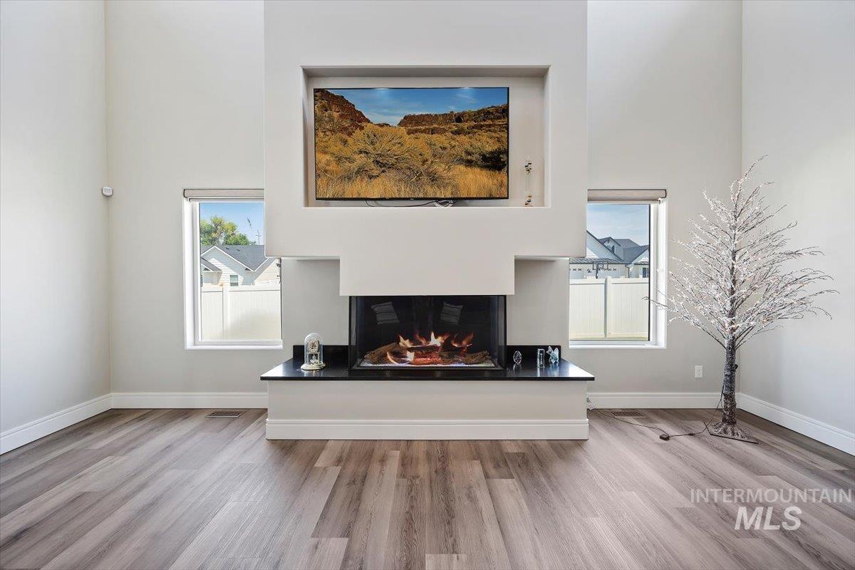 2971 Sunlight Rd, Twin Falls, Idaho 83301, 3 Bedrooms, 2.5 Bathrooms, Residential For Sale, Price $585,000, 98965321