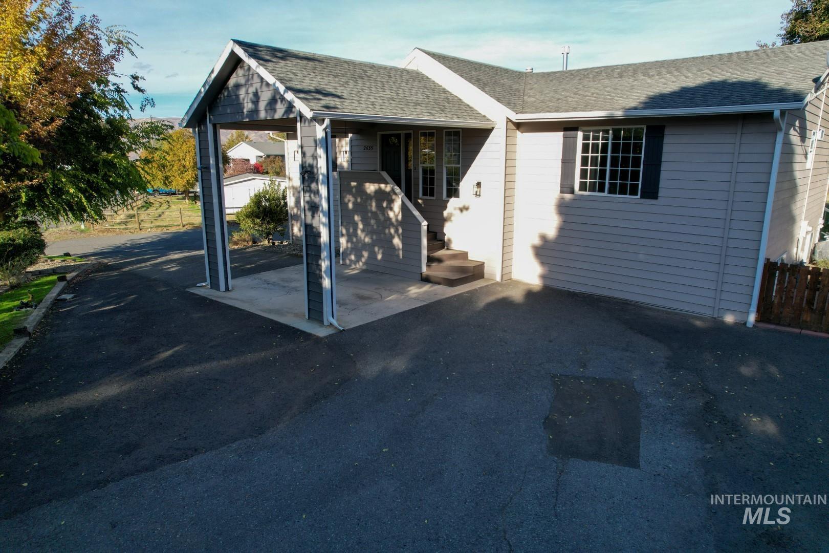 2635 27th st, Clarkston, Washington 99403, 5 Bedrooms, 2 Bathrooms, Residential For Sale, Price $475,000, 98965322