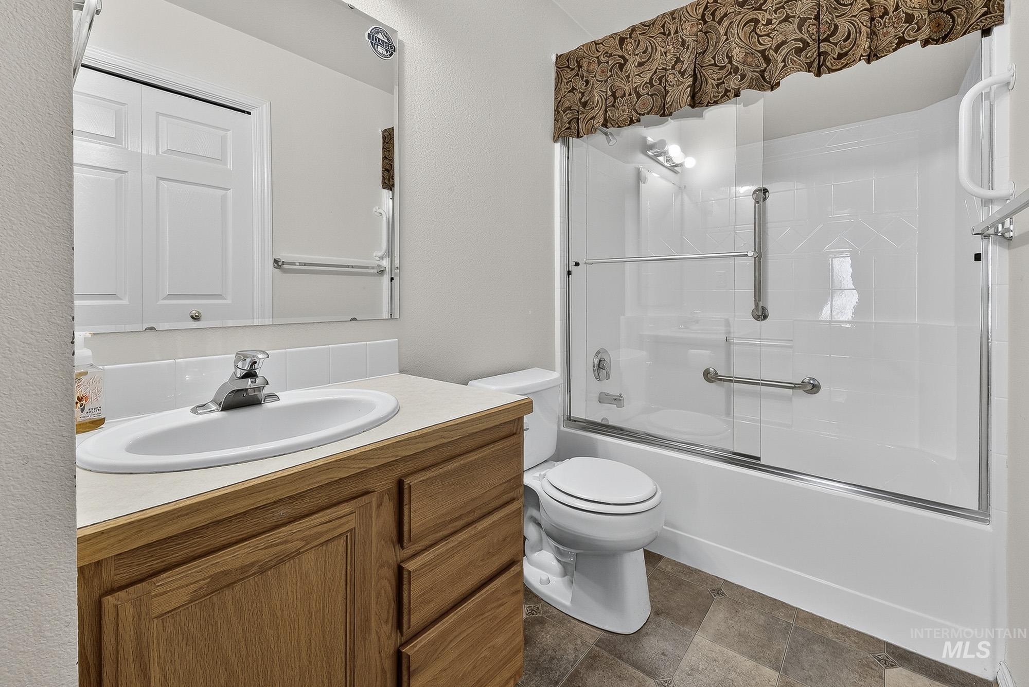 3289 W Fieldstream Lane, Meridian, Idaho 83646, 3 Bedrooms, 2 Bathrooms, Residential For Sale, Price $399,999, 98965395
