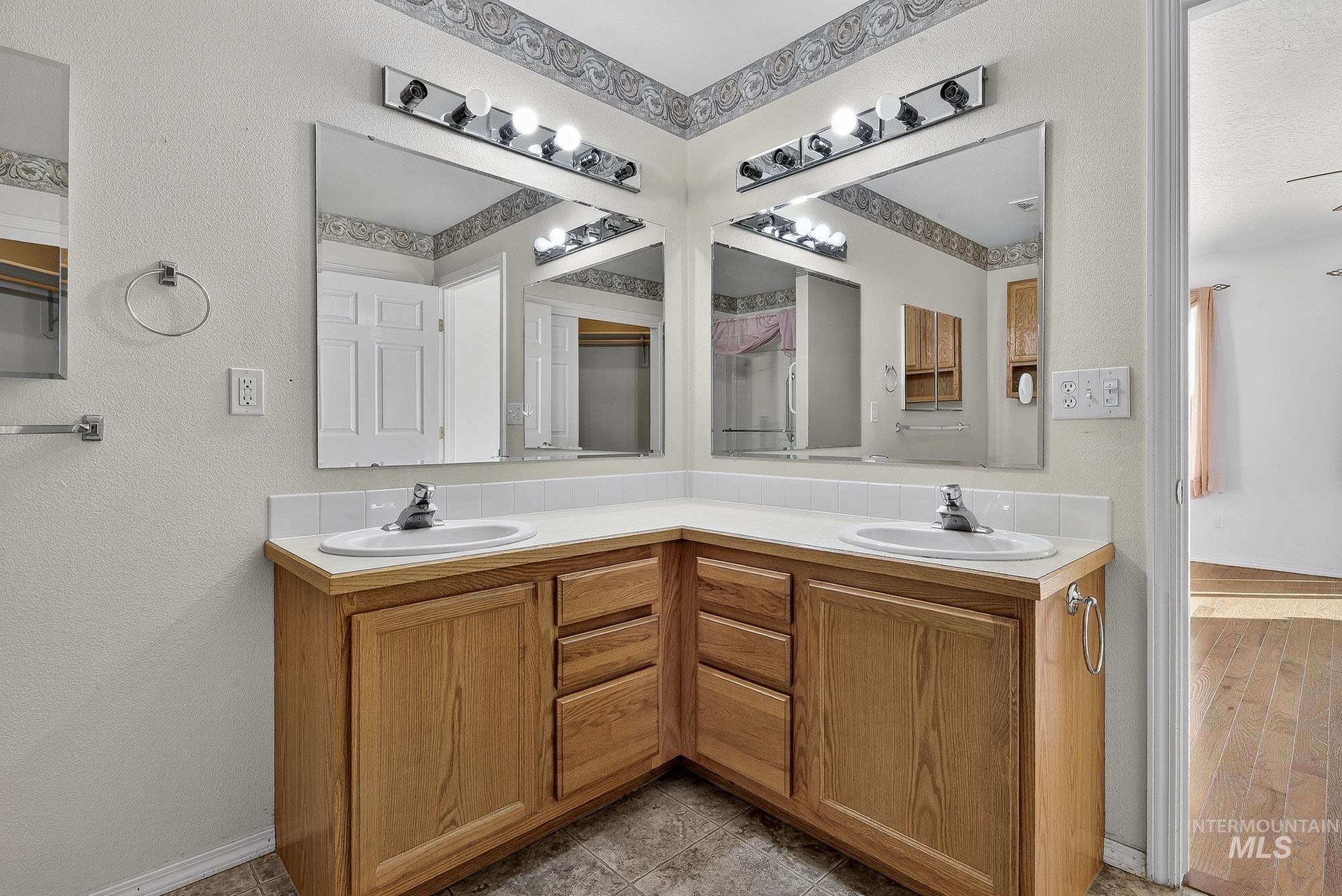 3289 W Fieldstream Lane, Meridian, Idaho 83646, 3 Bedrooms, 2 Bathrooms, Residential For Sale, Price $399,999, 98965395
