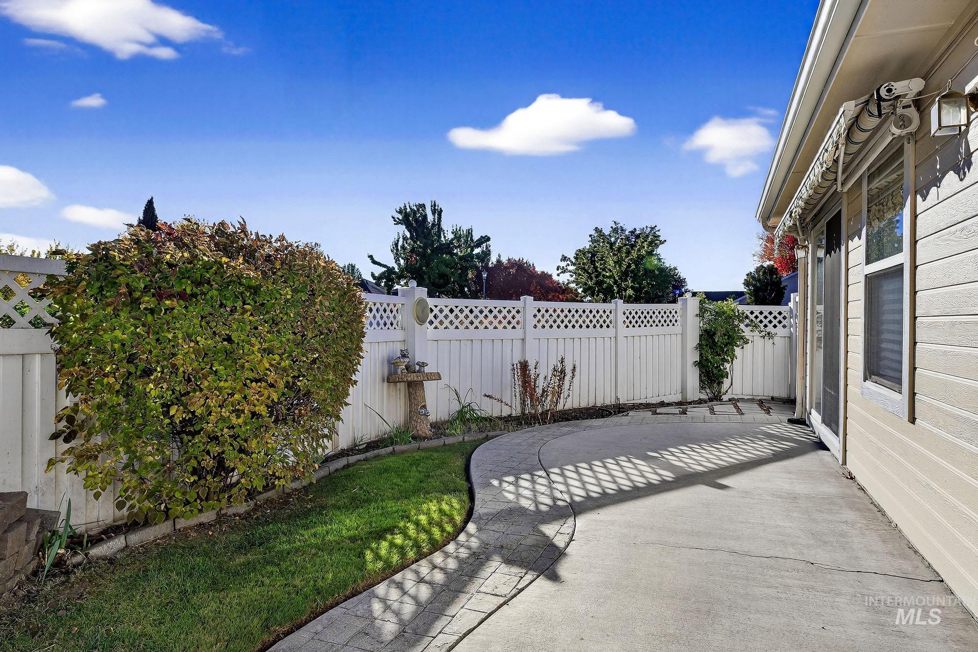 3289 W Fieldstream Lane, Meridian, Idaho 83646, 3 Bedrooms, 2 Bathrooms, Residential For Sale, Price $399,999, 98965395