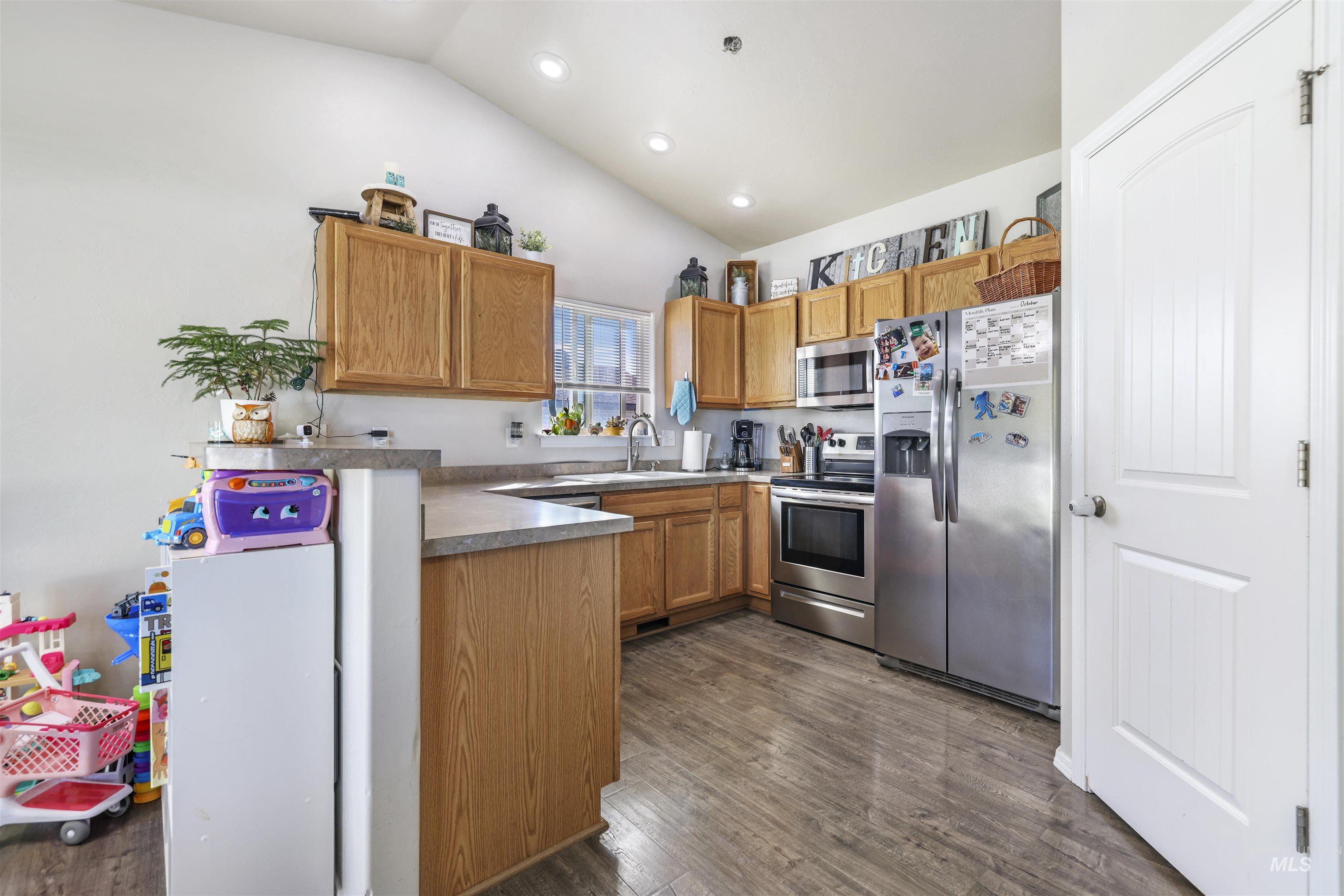 490 Silver Pheasant Ave, Twin Falls, Idaho 83301, 3 Bedrooms, 2 Bathrooms, Residential For Sale, Price $320,000, 98965405