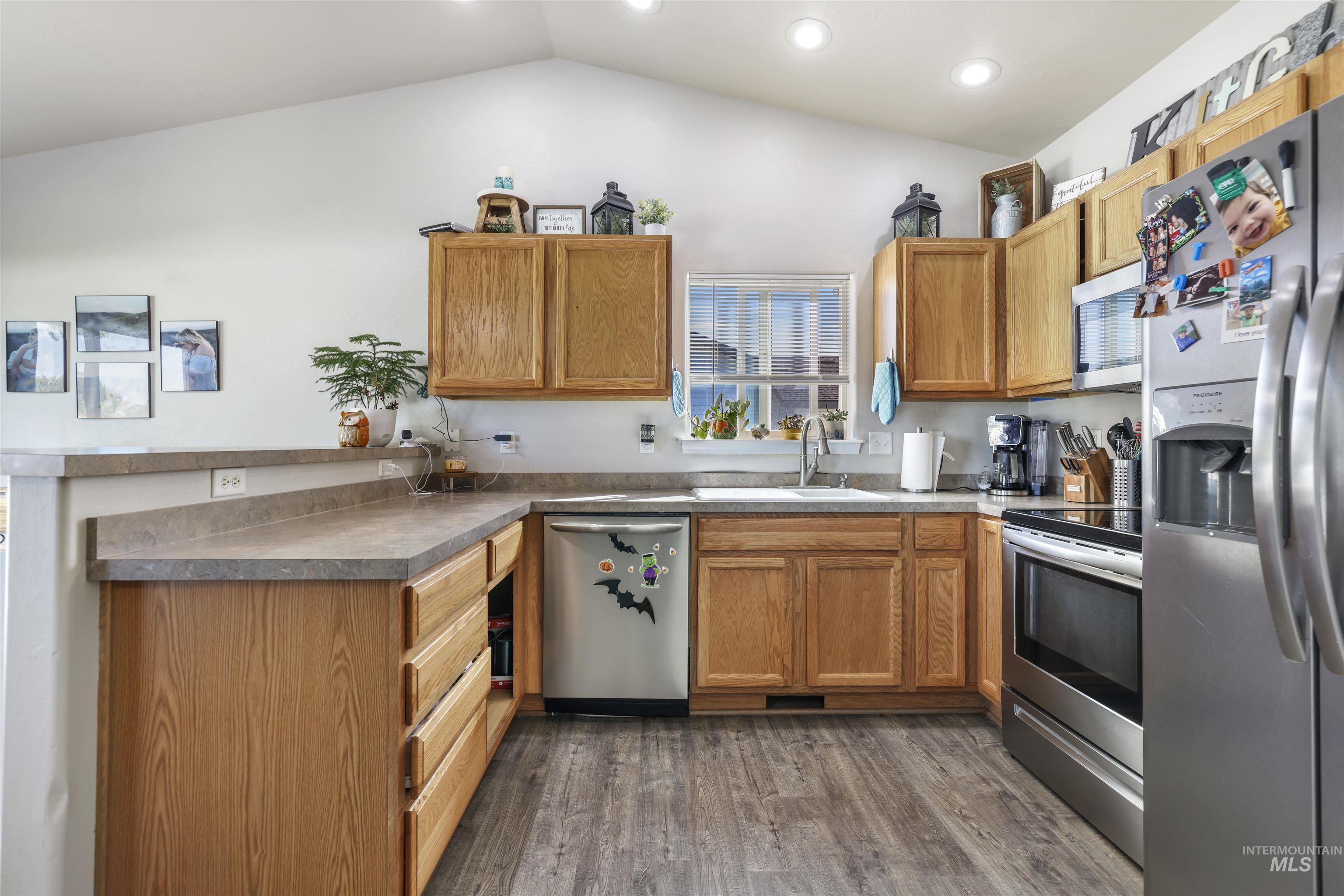 490 Silver Pheasant Ave, Twin Falls, Idaho 83301, 3 Bedrooms, 2 Bathrooms, Residential For Sale, Price $320,000, 98965405