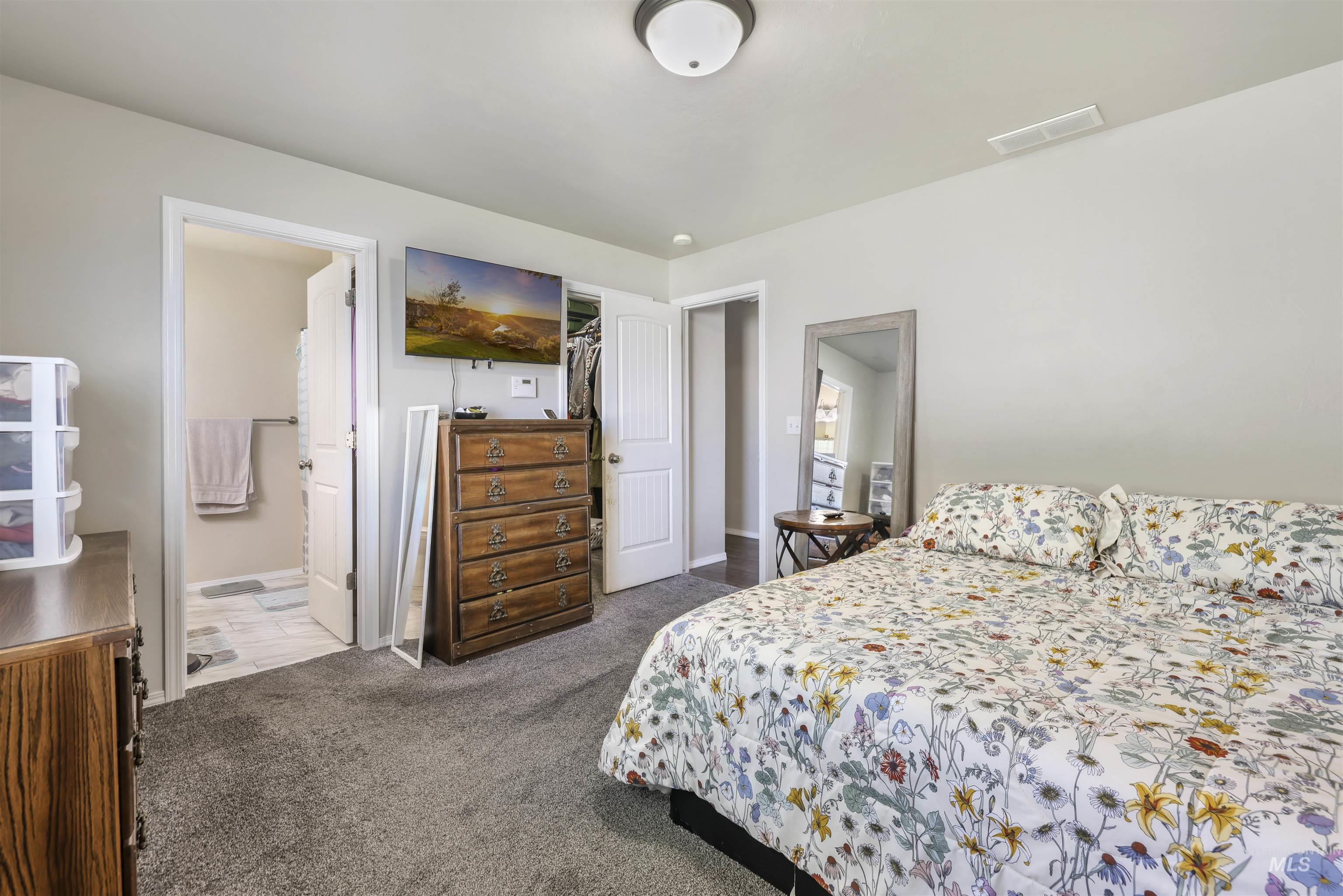 490 Silver Pheasant Ave, Twin Falls, Idaho 83301, 3 Bedrooms, 2 Bathrooms, Residential For Sale, Price $320,000, 98965405