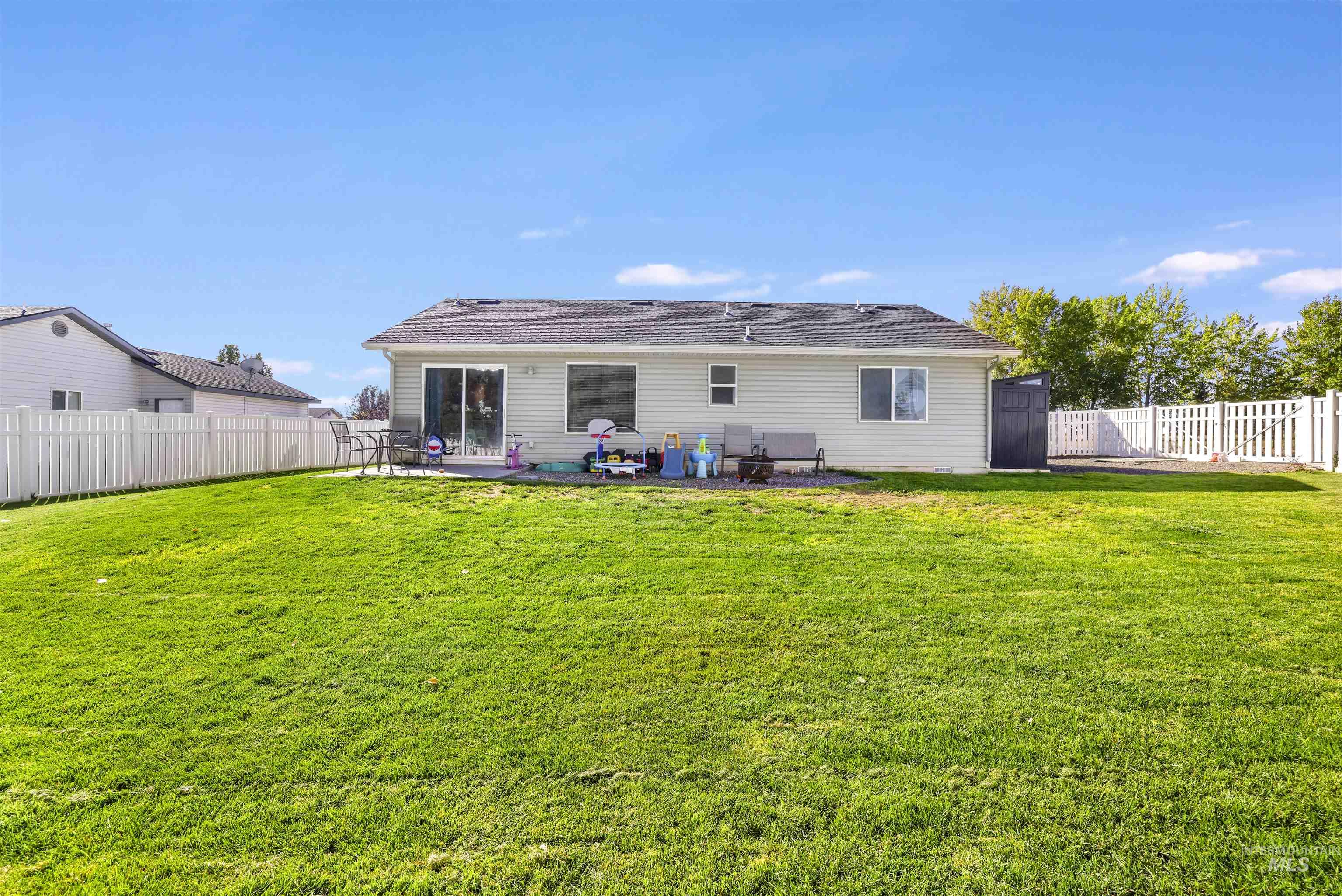 490 Silver Pheasant Ave, Twin Falls, Idaho 83301, 3 Bedrooms, 2 Bathrooms, Residential For Sale, Price $320,000, 98965405