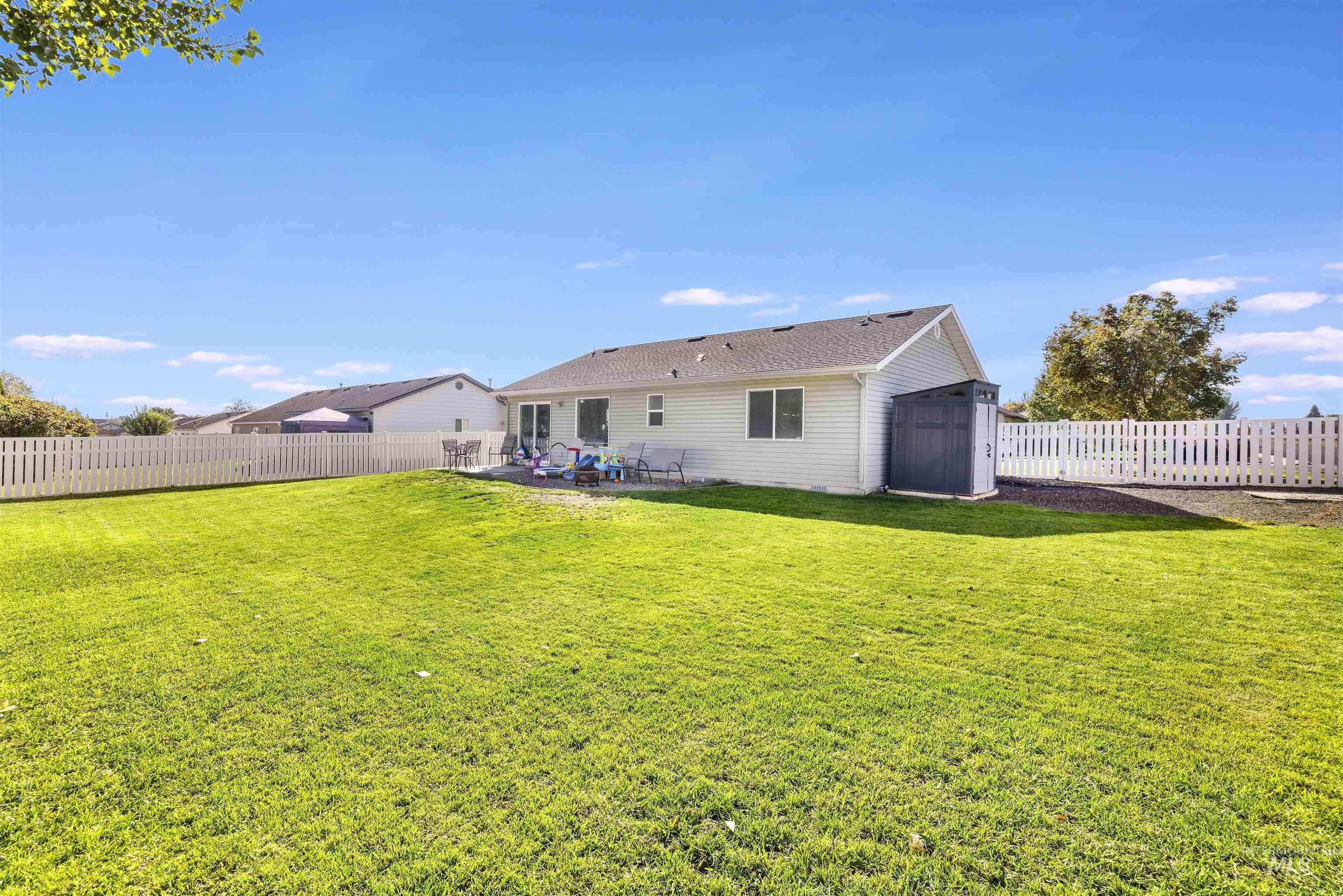 490 Silver Pheasant Ave, Twin Falls, Idaho 83301, 3 Bedrooms, 2 Bathrooms, Residential For Sale, Price $320,000, 98965405
