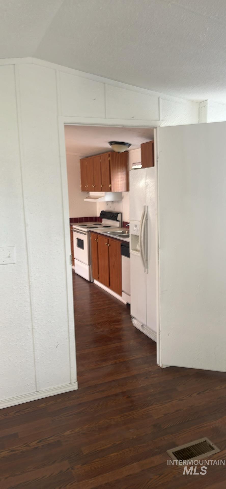 505 Greenleaf, Boise, Idaho 83713, 3 Bedrooms, 2 Bathrooms, Residential For Sale, Price $85,000,MLS 98965425