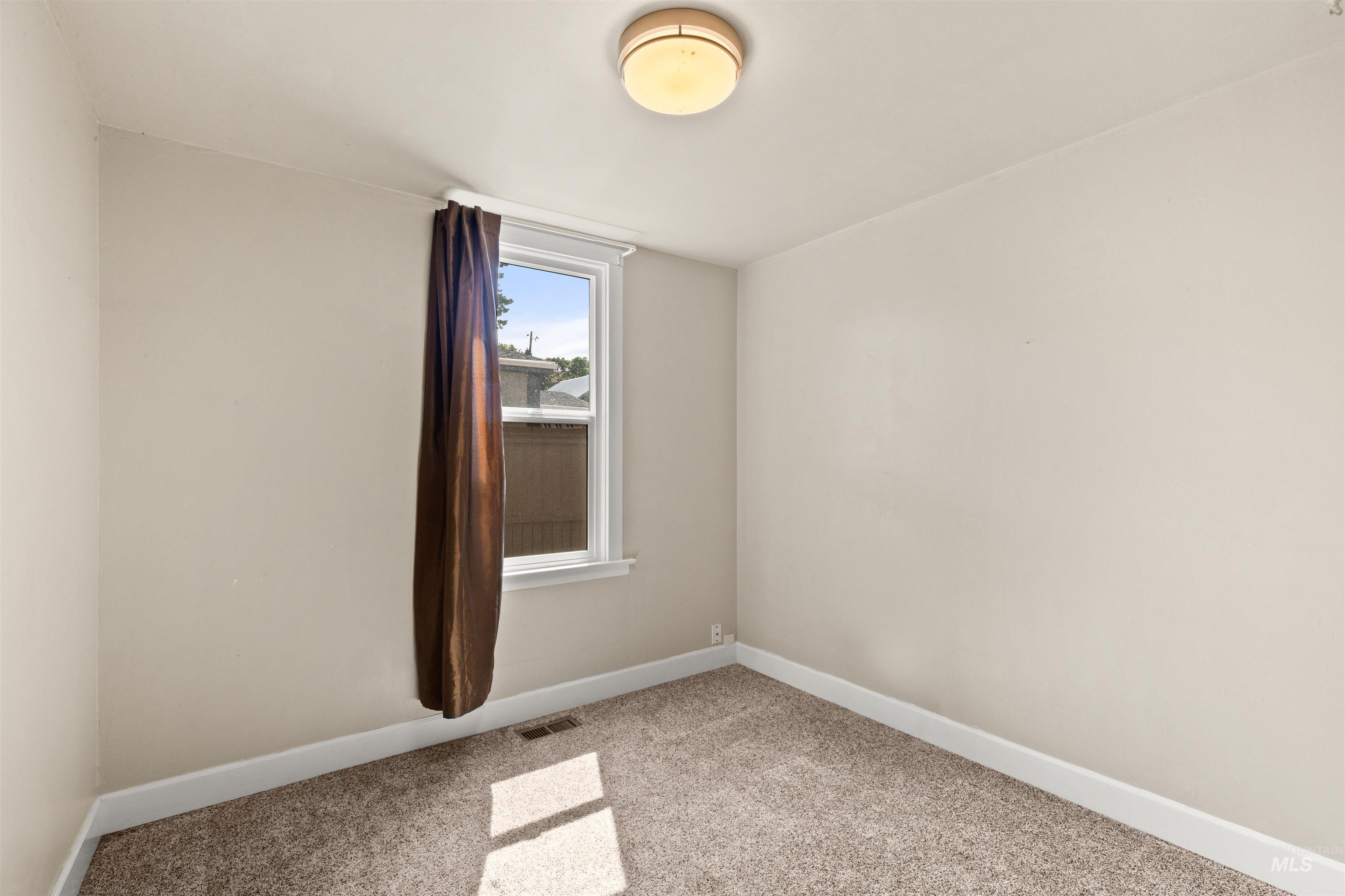 410 High Street, Pomeroy, Washington 99347, 2 Bedrooms, 1 Bathroom, Residential For Sale, Price $255,000, 98965439