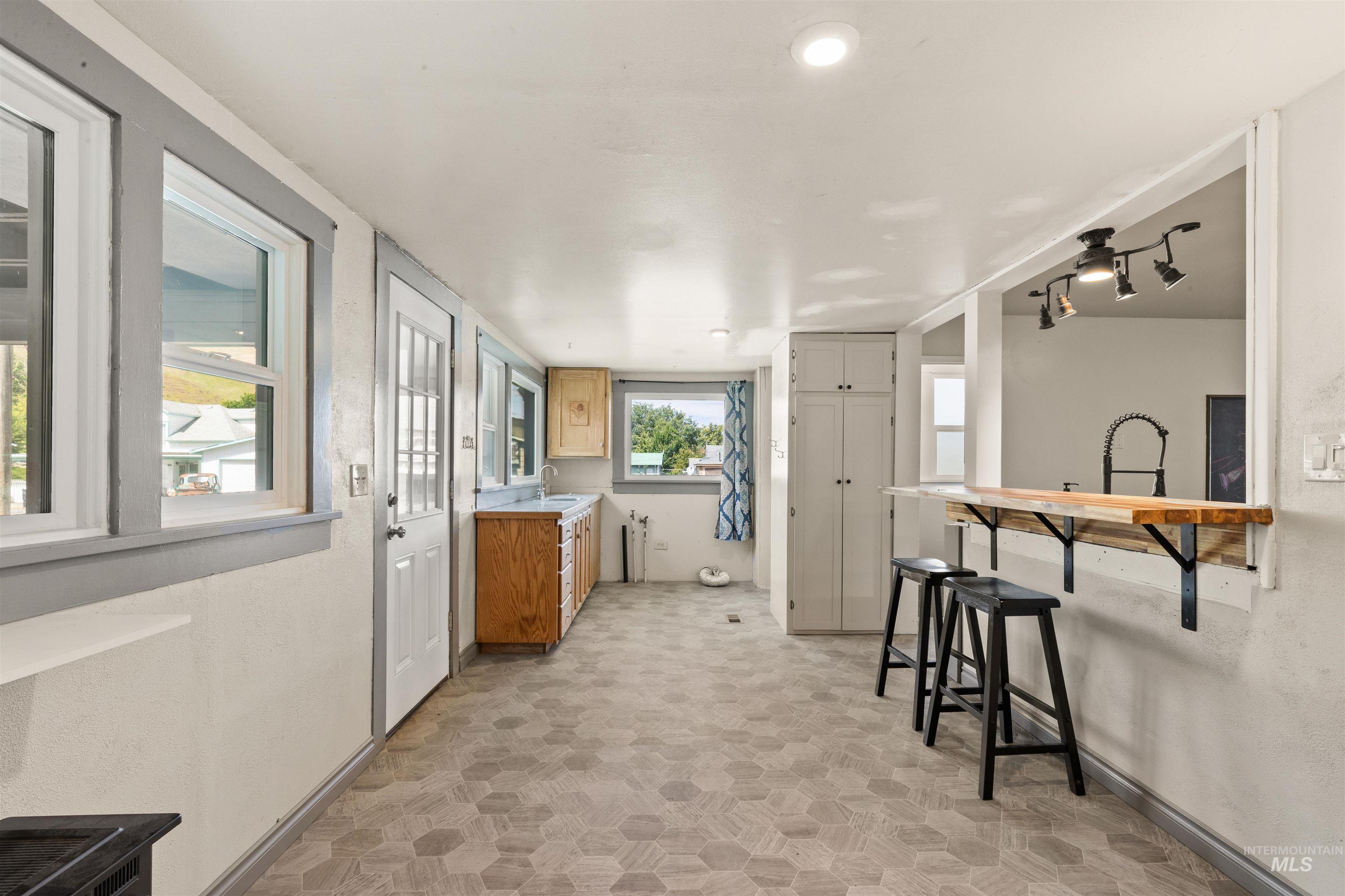410 High Street, Pomeroy, Washington 99347, 2 Bedrooms, 1 Bathroom, Residential For Sale, Price $255,000, 98965439
