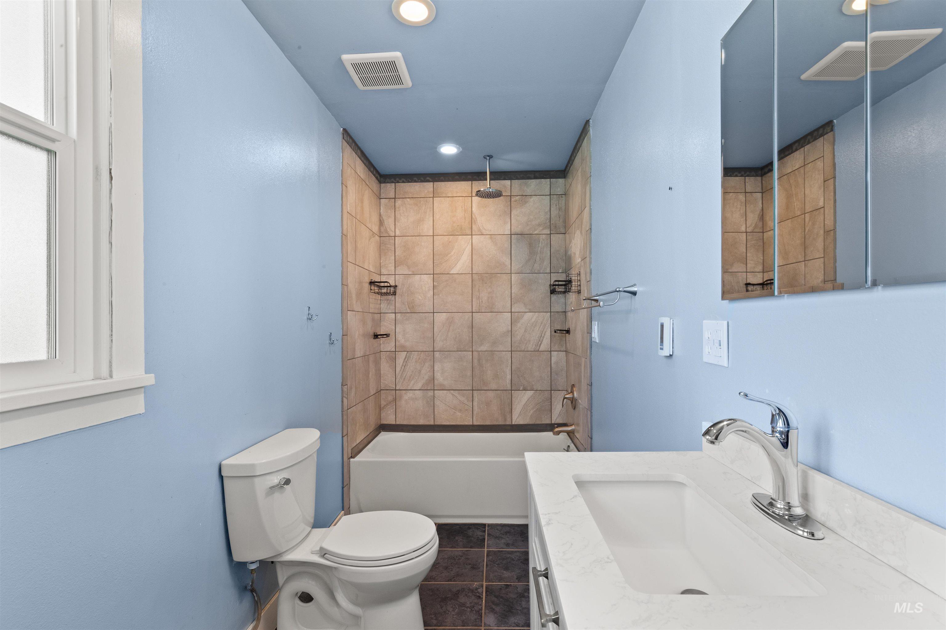 410 High Street, Pomeroy, Washington 99347, 2 Bedrooms, 1 Bathroom, Residential For Sale, Price $255,000, 98965439