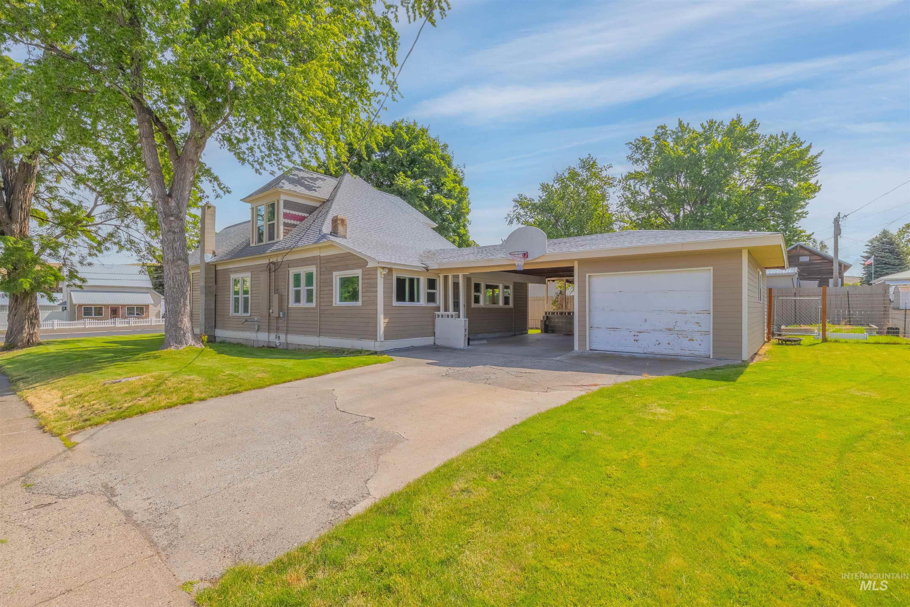 410 High Street, Pomeroy, Washington 99347, 2 Bedrooms, 1 Bathroom, Residential For Sale, Price $255,000, 98965439