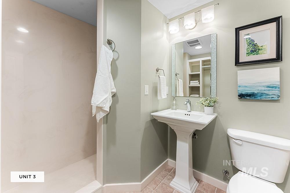 4480 N Kitsap Way, Boise, Idaho 83703, 2 Bedrooms, 1 Bathroom, Residential Income For Sale, Price $950,000, 98965464