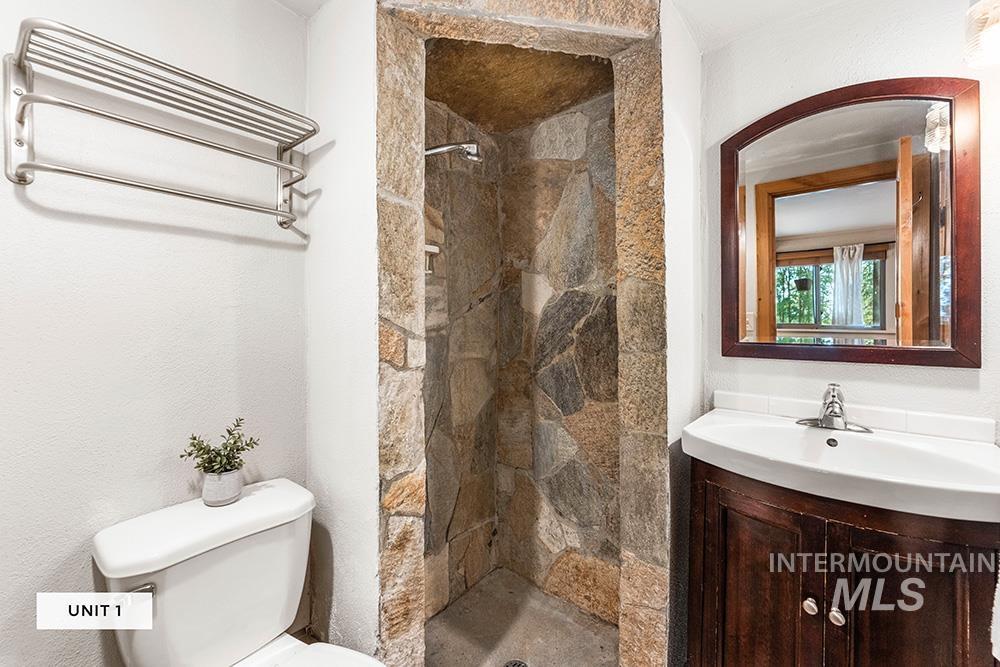 4480 N Kitsap Way, Boise, Idaho 83703, 2 Bedrooms, 1 Bathroom, Residential Income For Sale, Price $950,000, 98965464