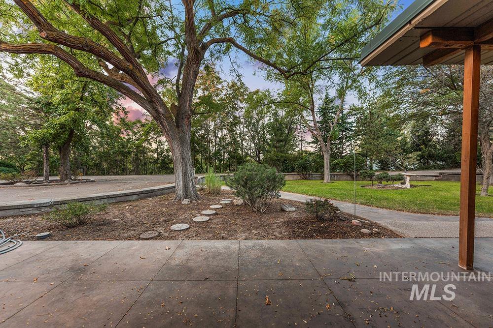 4480 N Kitsap Way, Boise, Idaho 83703, 2 Bedrooms, 1 Bathroom, Residential Income For Sale, Price $950,000, 98965464