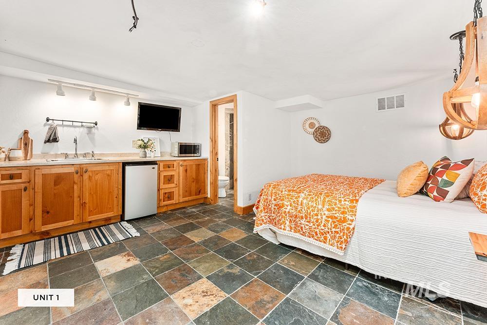 4480 N Kitsap Way, Boise, Idaho 83703, 2 Bedrooms, 1 Bathroom, Residential Income For Sale, Price $950,000, 98965464