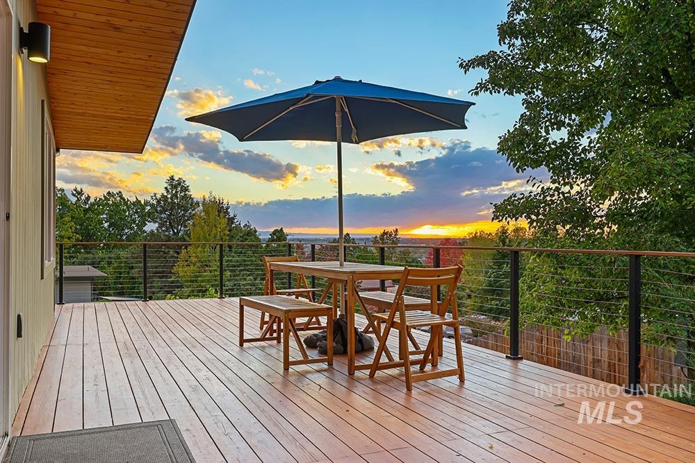 2758 E Starlington Dr, Boise, Idaho 83712, 4 Bedrooms, 2 Bathrooms, Residential For Sale, Price $750,000, 98965471