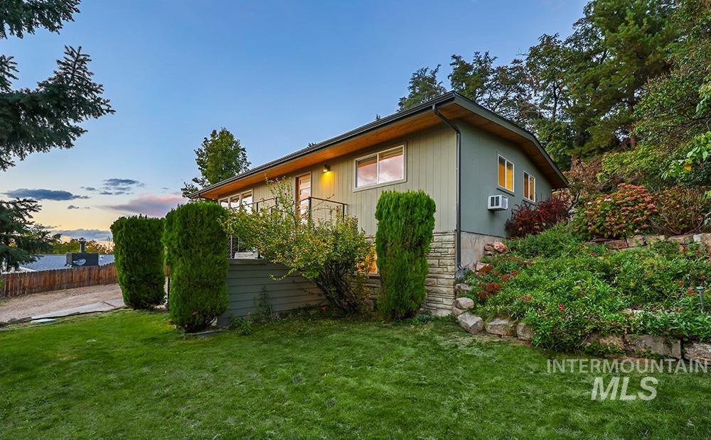 2758 E Starlington Dr, Boise, Idaho 83712, 4 Bedrooms, 2 Bathrooms, Residential For Sale, Price $750,000, 98965471