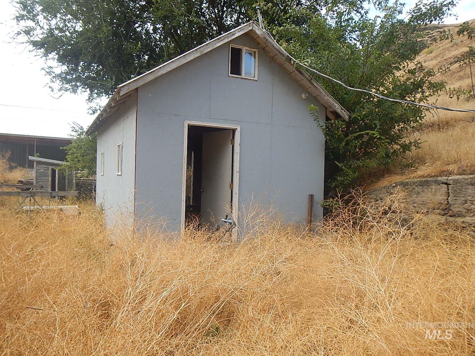 2322 Asotin Ck Rd, Asotin, Washington 99402, 3 Bedrooms, 1 Bathroom, Residential For Sale, Price $174,900, 98965480