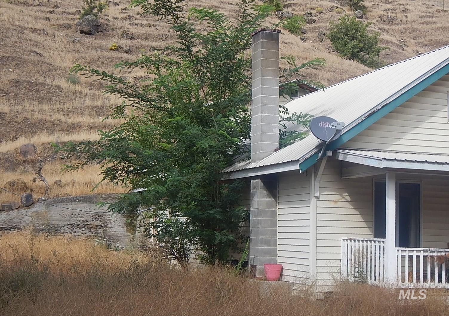 2322 Asotin Ck Rd, Asotin, Washington 99402, 3 Bedrooms, 1 Bathroom, Residential For Sale, Price $174,900, 98965480