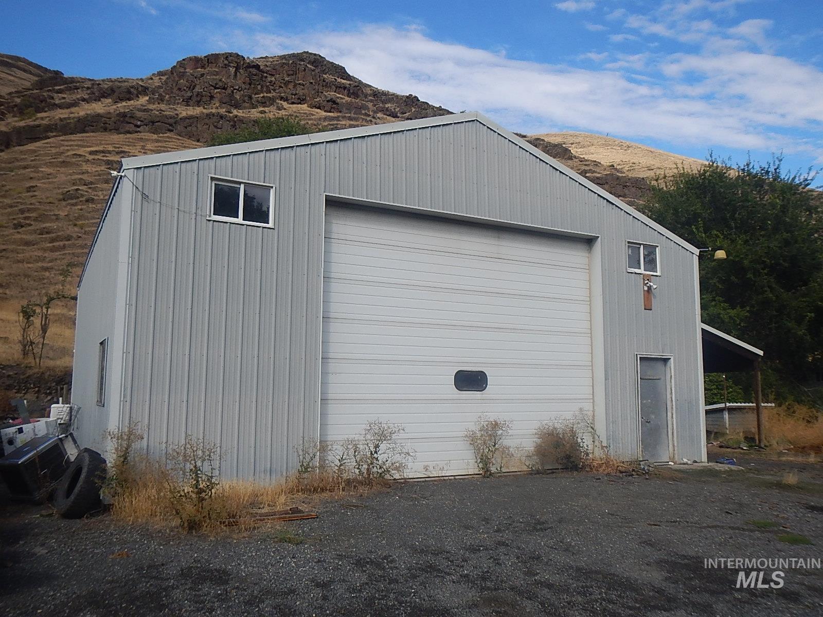 2322 Asotin Ck Rd, Asotin, Washington 99402, 3 Bedrooms, 1 Bathroom, Residential For Sale, Price $174,900, 98965480