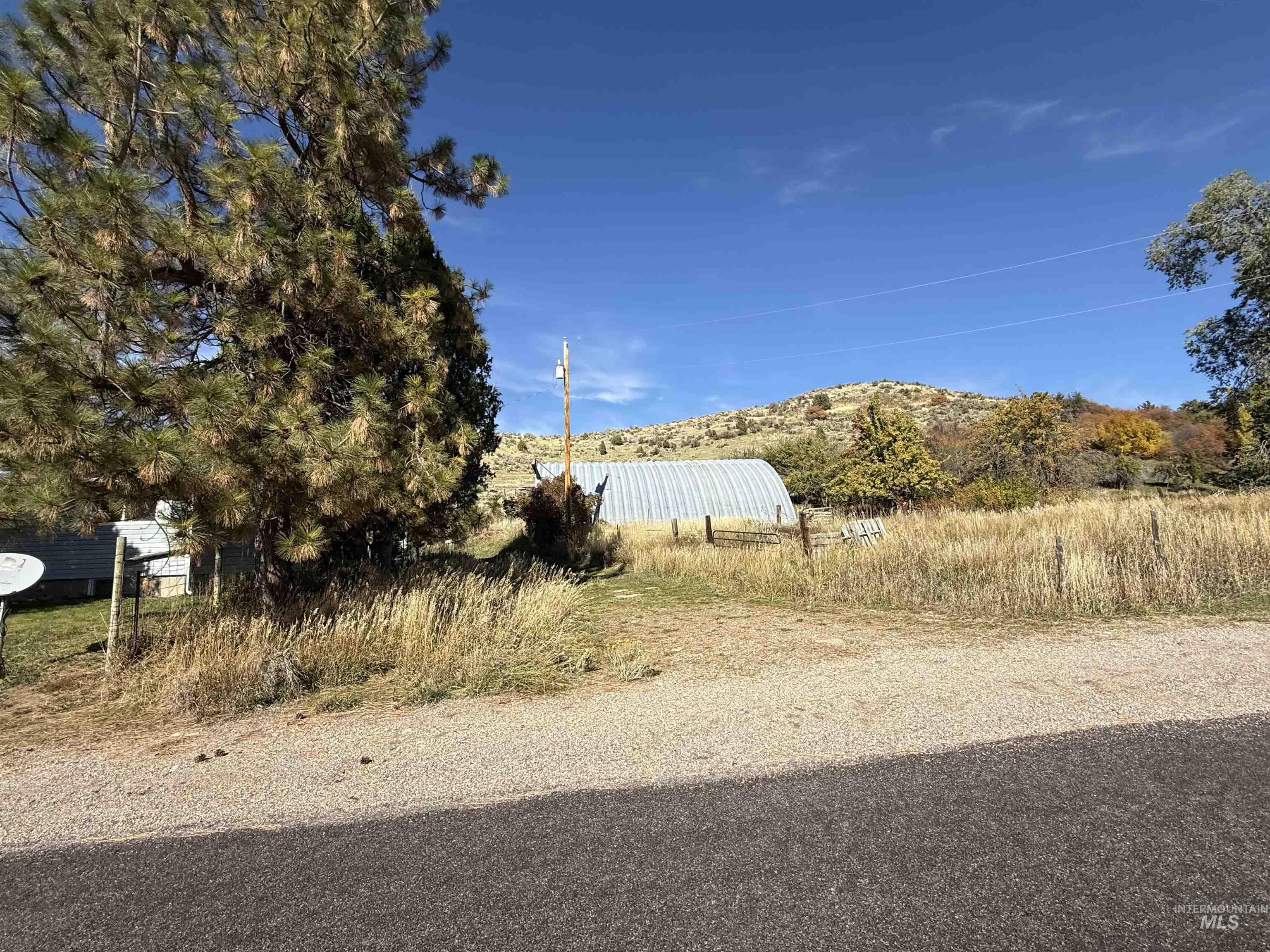 View of yard featuring a mountain view
