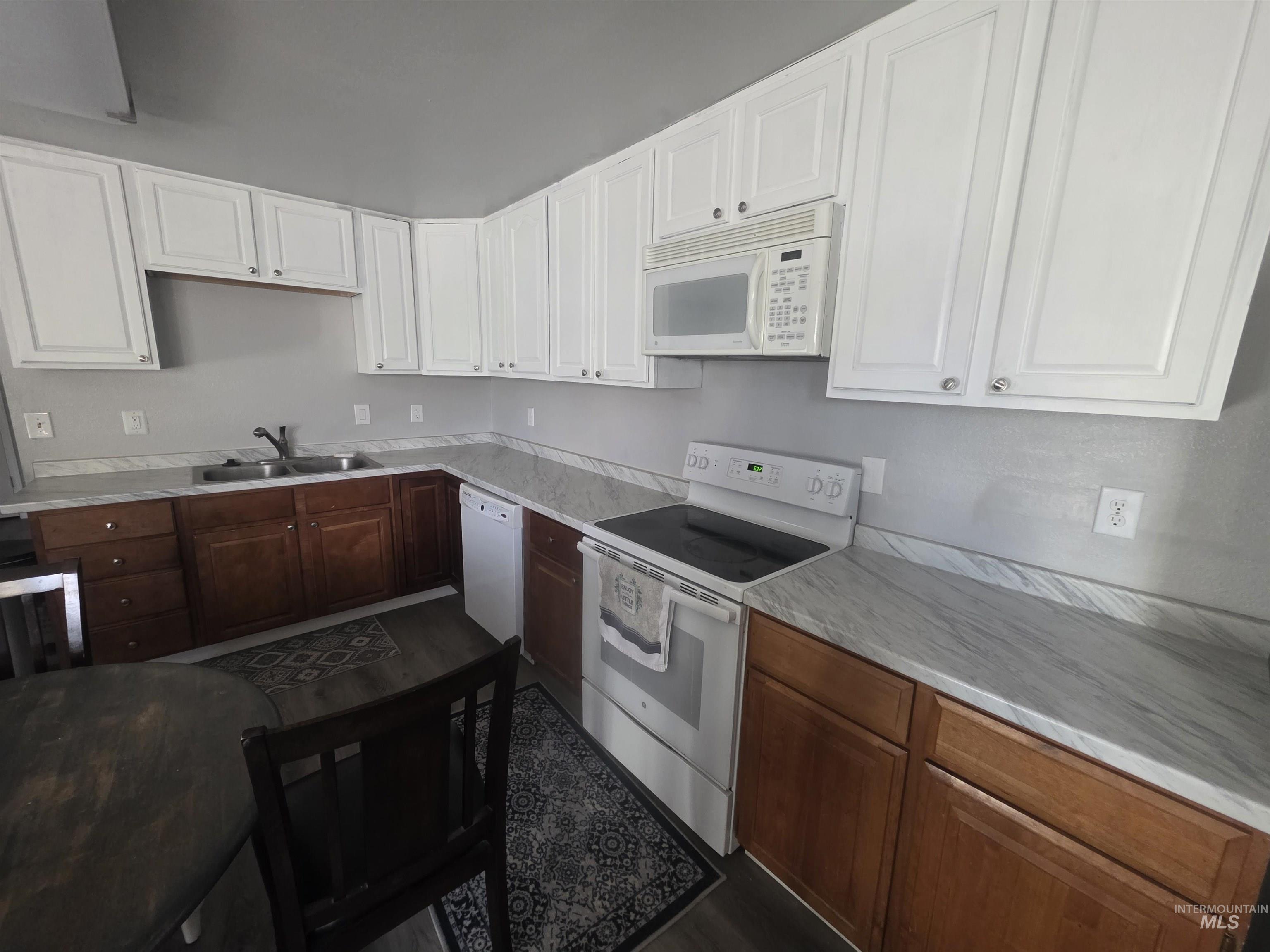 Kitchenette in duplex suite