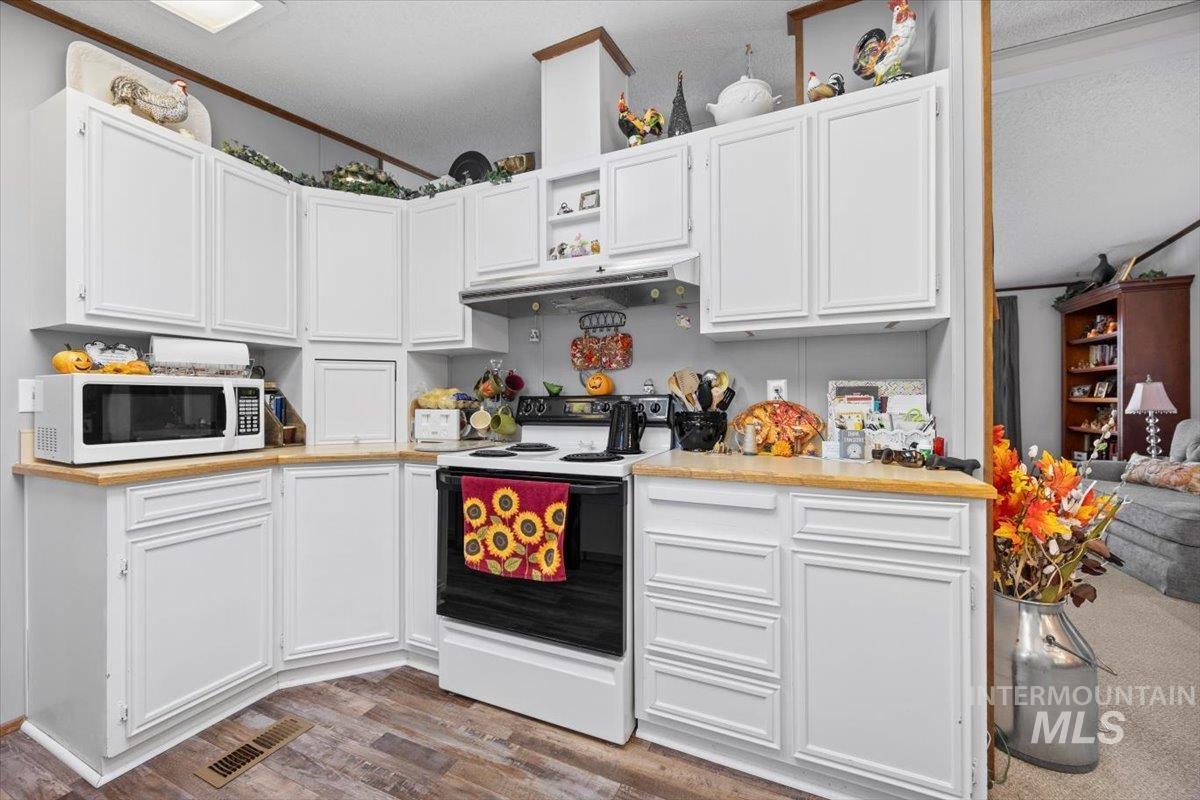 1907 W Flamingo Ave., Nampa, Idaho 83651, 3 Bedrooms, 2 Bathrooms, Residential For Sale, Price $174,900, 98965502
