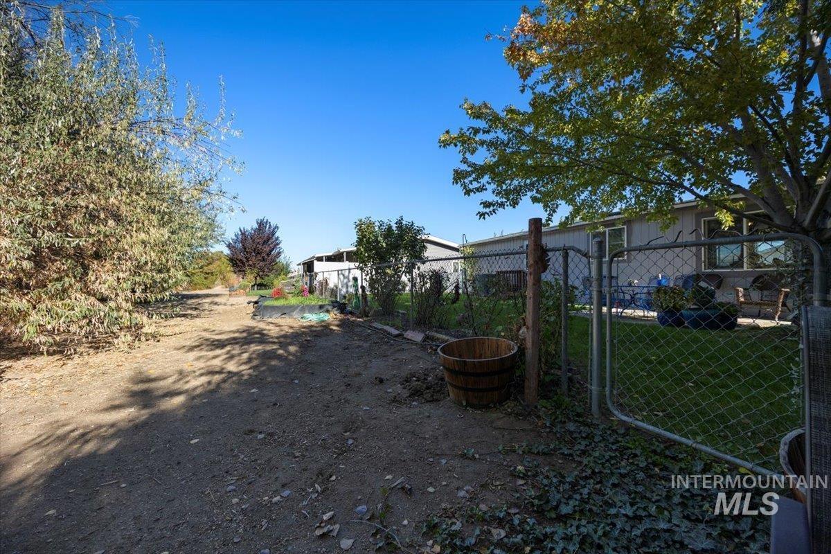 1907 W Flamingo Ave., Nampa, Idaho 83651, 3 Bedrooms, 2 Bathrooms, Residential For Sale, Price $174,900, 98965502