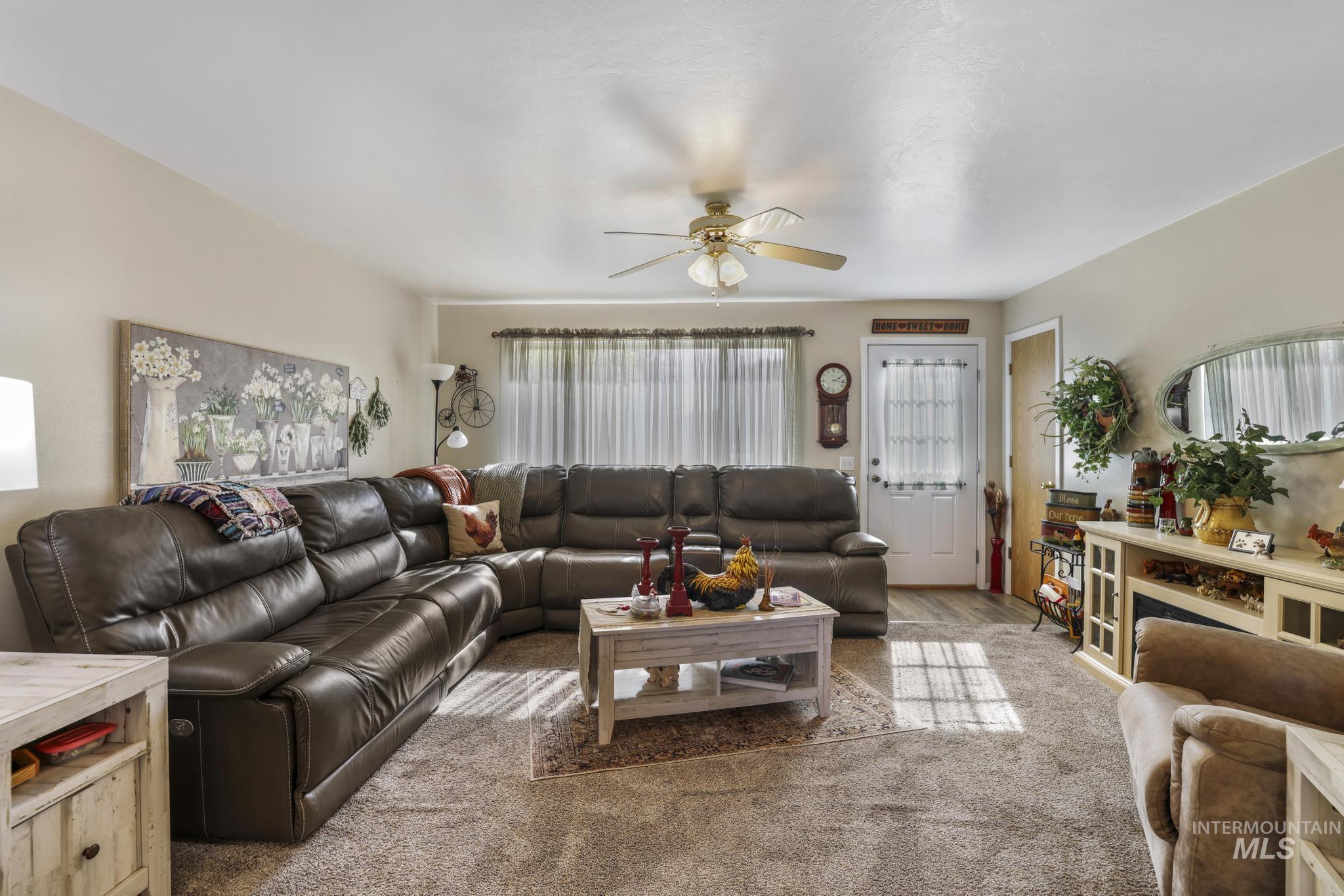Living room with a ceiling fan