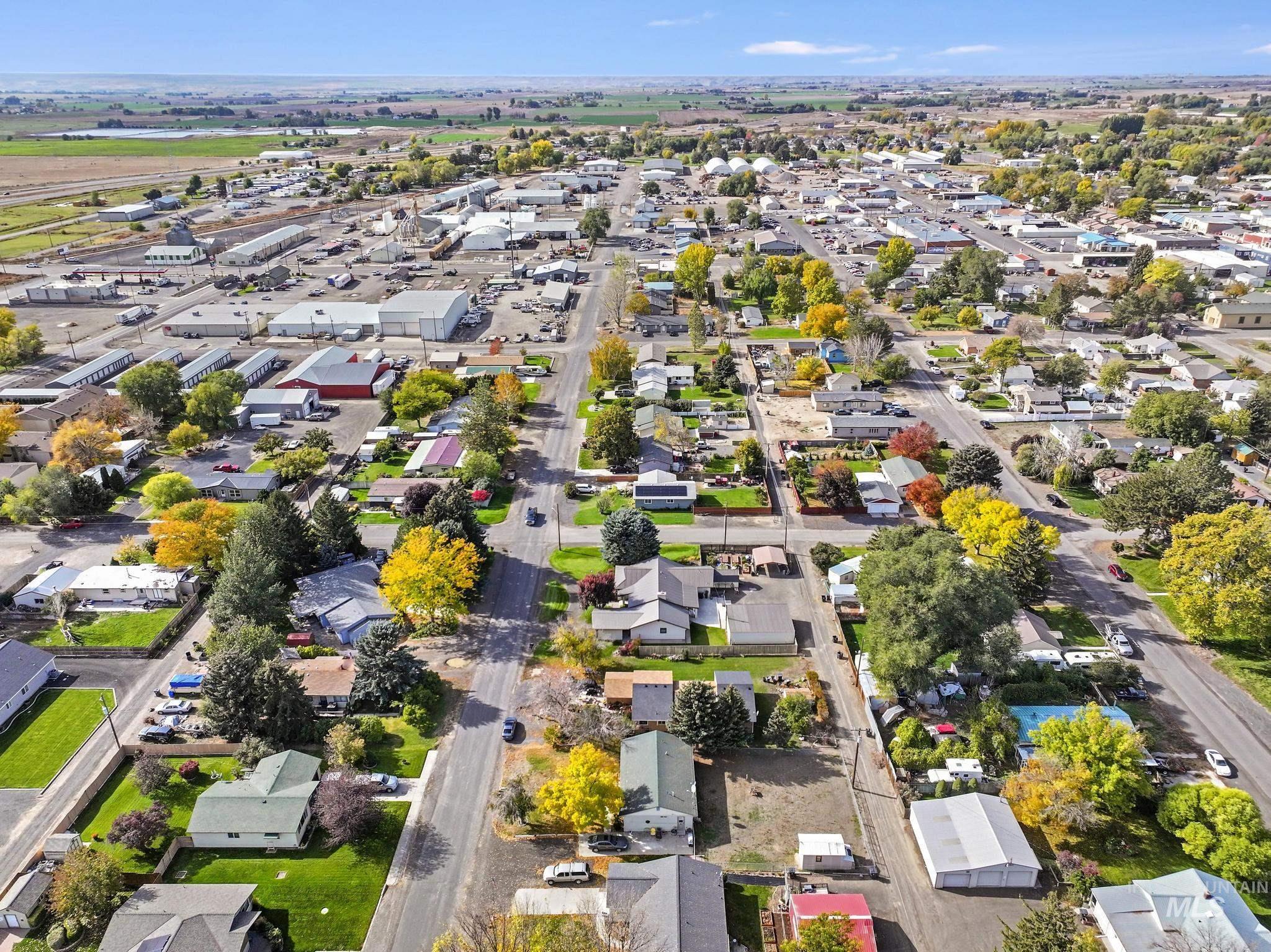 Aerial view of property and surrounding area