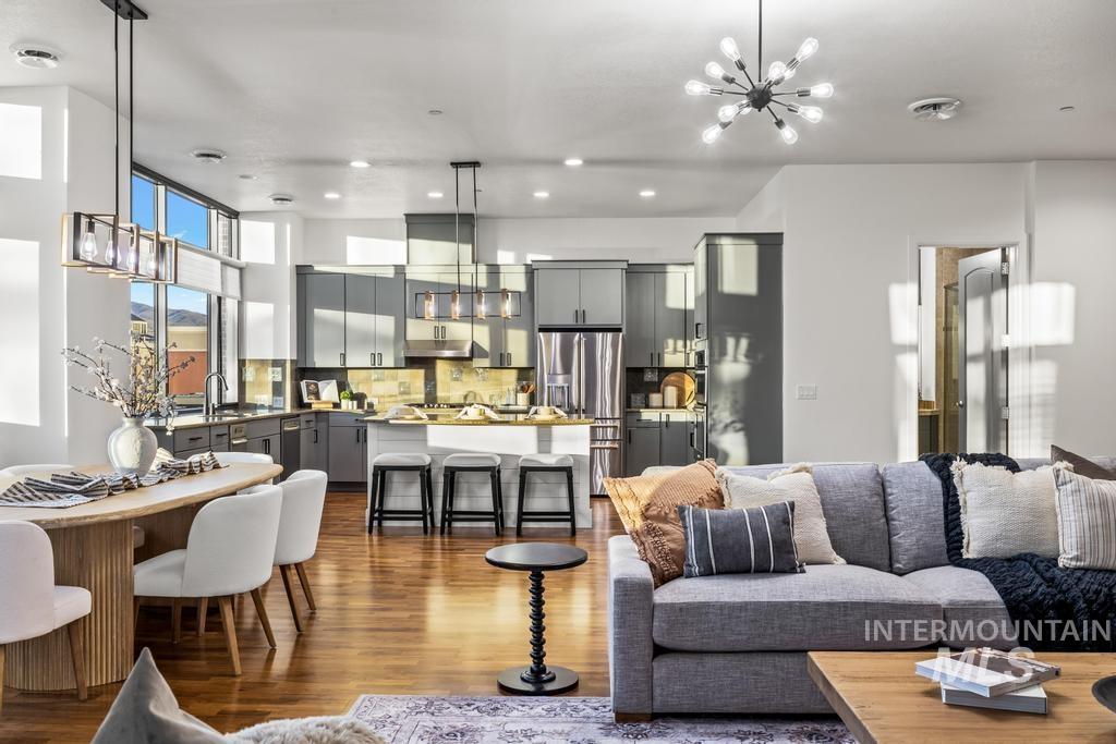 1112 W Main Street, Boise, Idaho 83702-5113, 2 Bedrooms, 2 Bathrooms, Residential For Sale, Price $1,299,900, 98965534