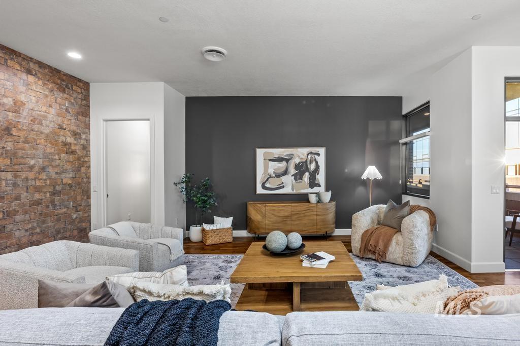 1112 W Main Street, Boise, Idaho 83702-5113, 2 Bedrooms, 2 Bathrooms, Residential For Sale, Price $1,299,900, 98965534