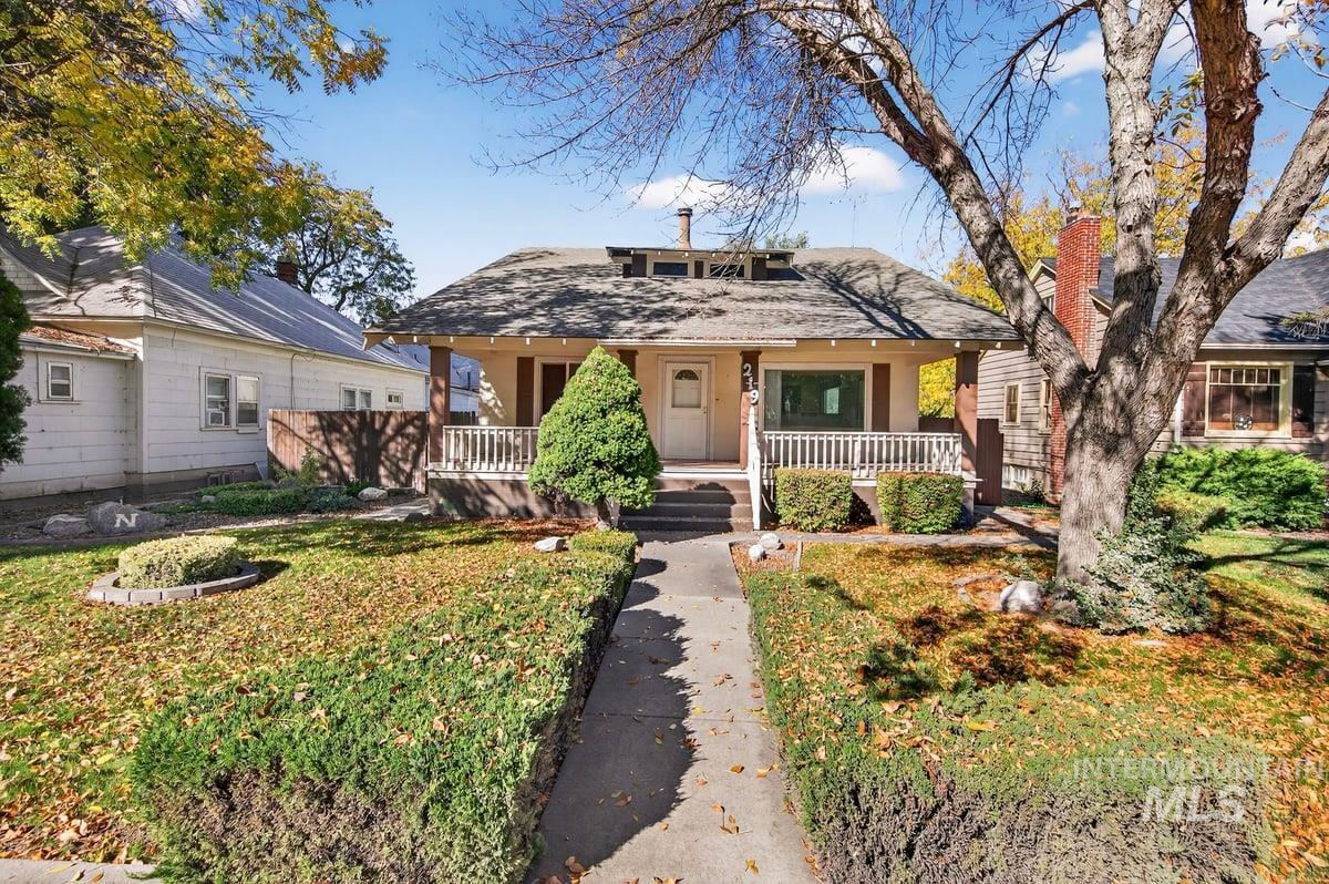 219 16th Ave. S, Nampa, Idaho 83651-0000, 4 Bedrooms, 2 Bathrooms, Residential For Sale, Price $349,500, 98965559