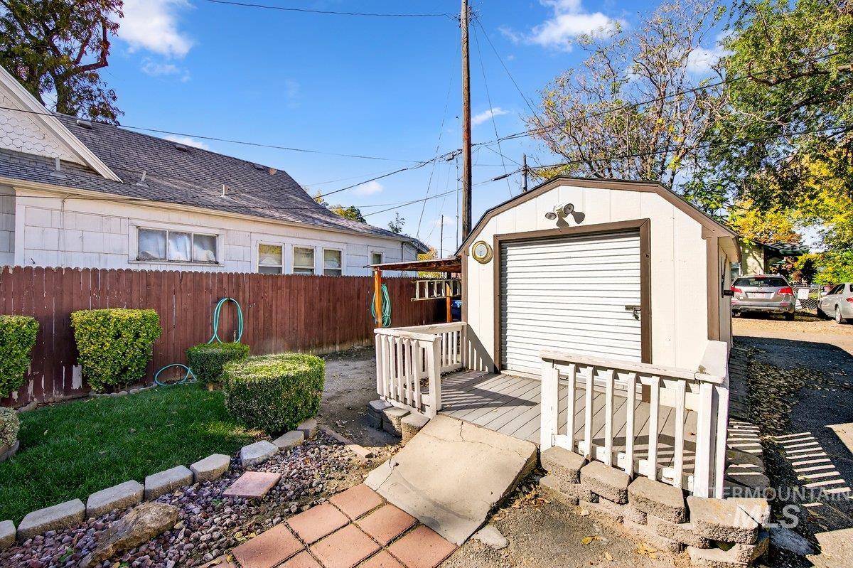 219 16th Ave. S, Nampa, Idaho 83651-0000, 4 Bedrooms, 2 Bathrooms, Residential For Sale, Price $349,500, 98965559