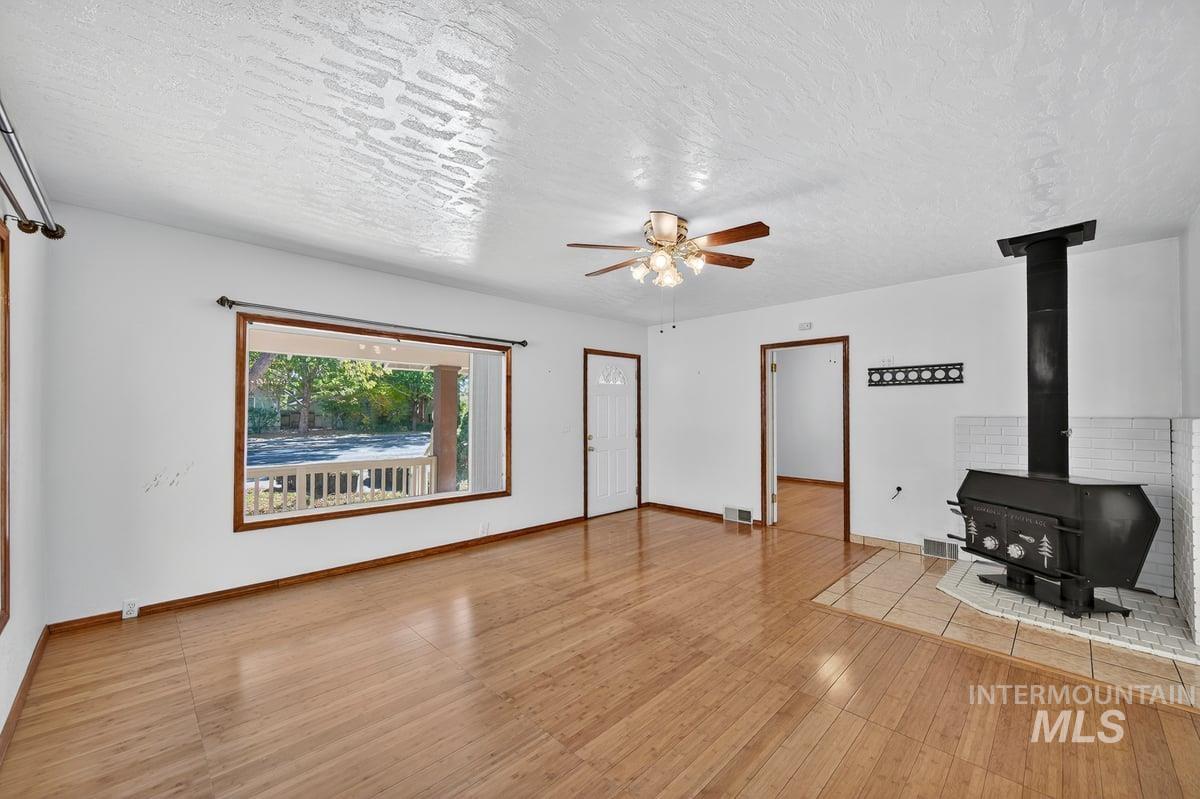 219 16th Ave. S, Nampa, Idaho 83651-0000, 4 Bedrooms, 2 Bathrooms, Residential For Sale, Price $349,500, 98965559