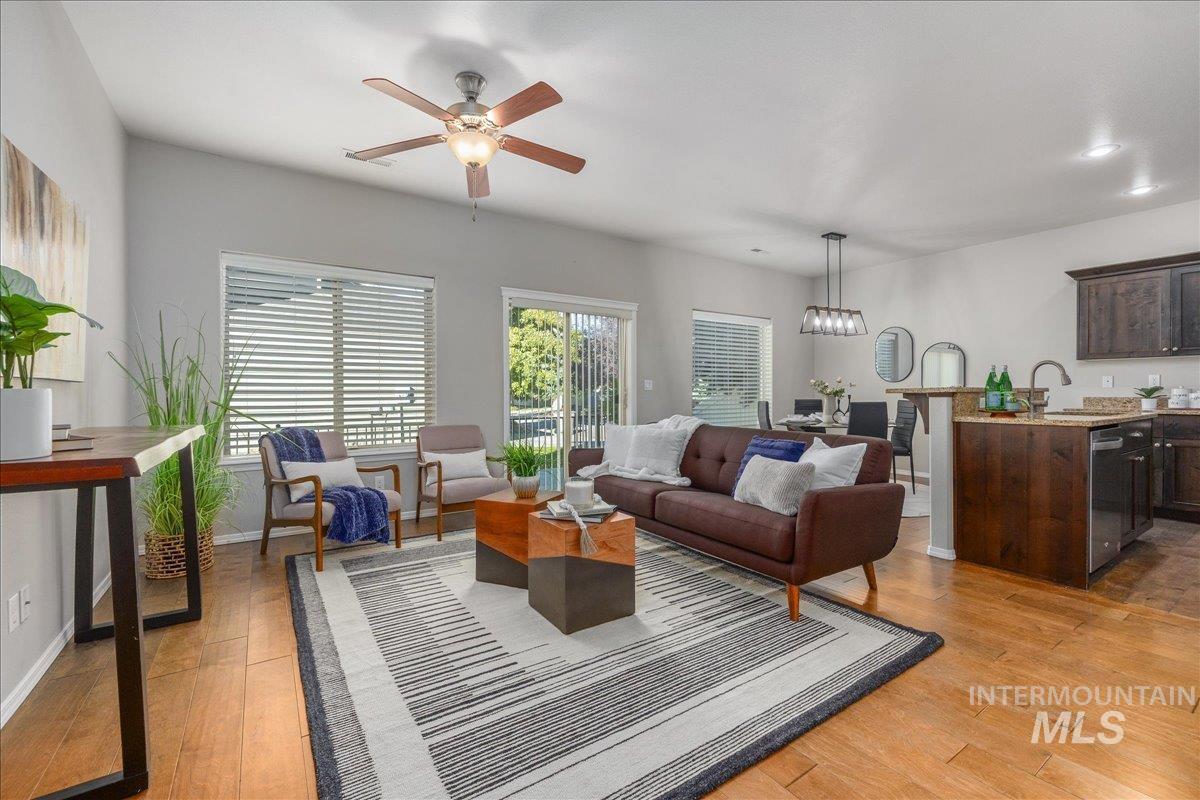 531 S Pine Island Ln, Boise, Idaho 83709, 3 Bedrooms, 2.5 Bathrooms, Residential For Sale, Price $399,900, 98965564