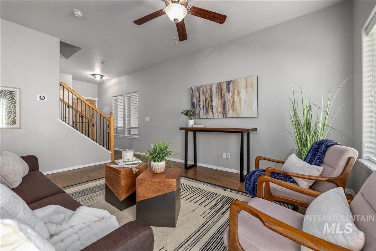 531 S Pine Island Ln, Boise, Idaho 83709, 3 Bedrooms, 2.5 Bathrooms, Residential For Sale, Price $399,900, 98965564