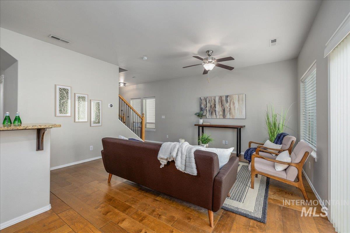 531 S Pine Island Ln, Boise, Idaho 83709, 3 Bedrooms, 2.5 Bathrooms, Residential For Sale, Price $399,900, 98965564