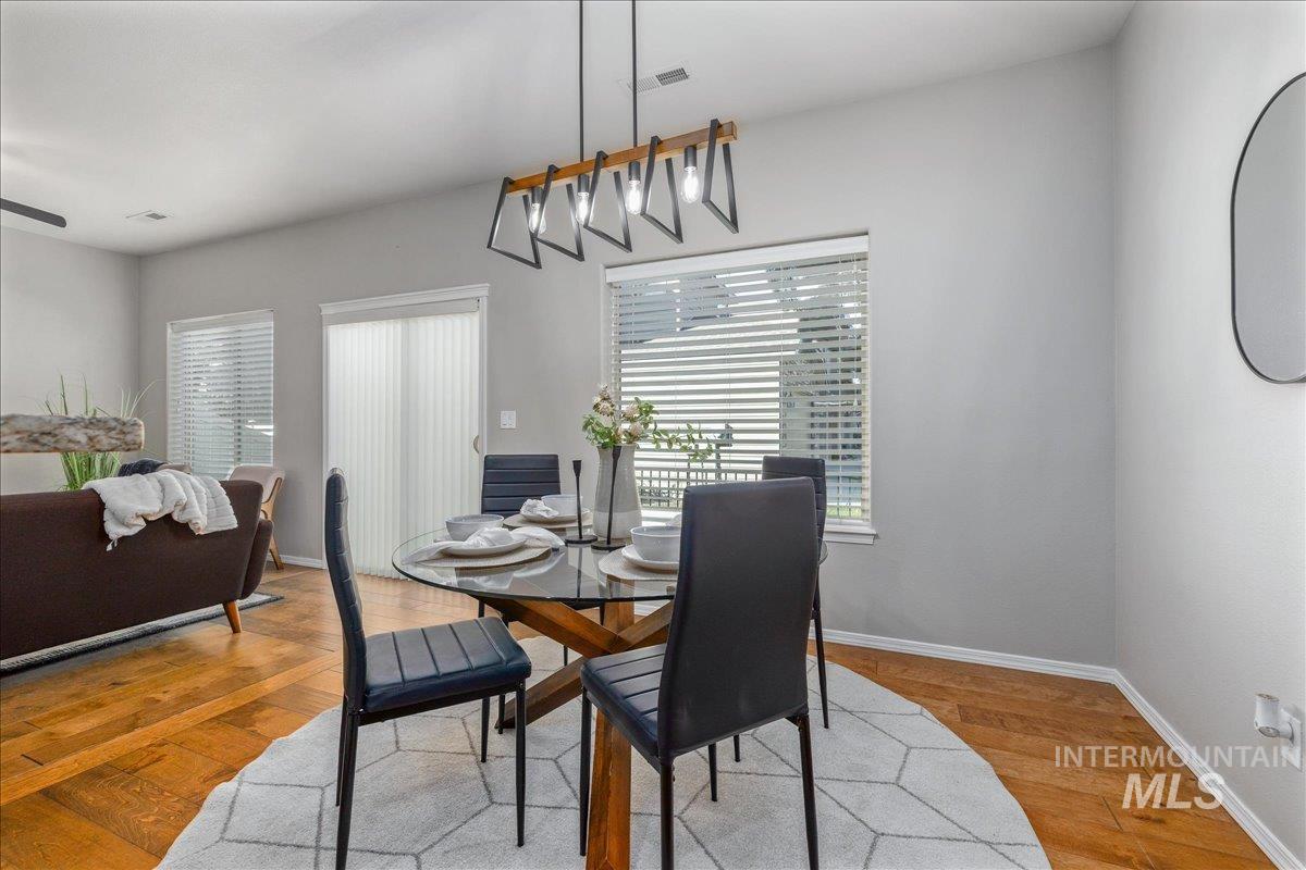 531 S Pine Island Ln, Boise, Idaho 83709, 3 Bedrooms, 2.5 Bathrooms, Residential For Sale, Price $399,900, 98965564