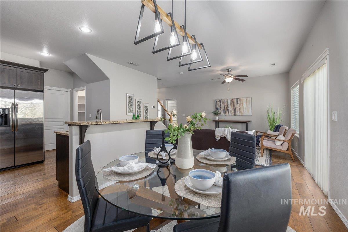 531 S Pine Island Ln, Boise, Idaho 83709, 3 Bedrooms, 2.5 Bathrooms, Residential For Sale, Price $399,900, 98965564