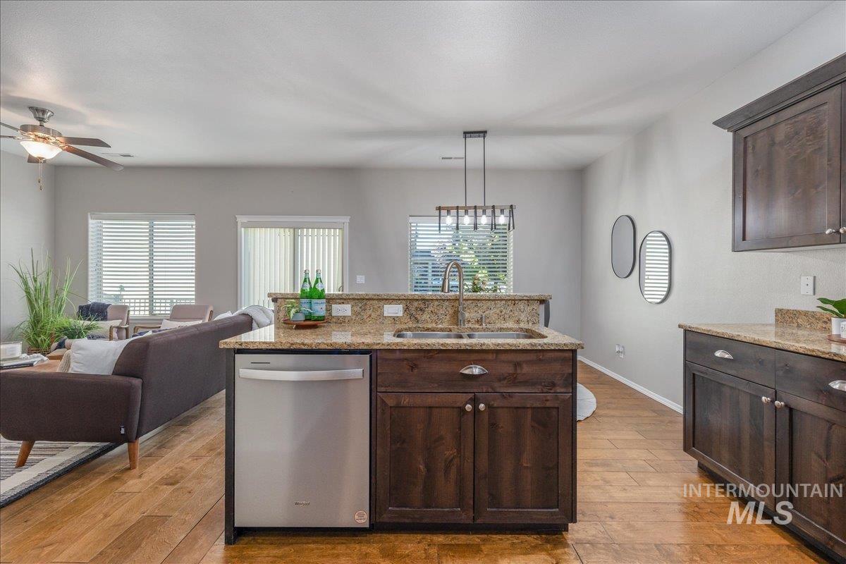 531 S Pine Island Ln, Boise, Idaho 83709, 3 Bedrooms, 2.5 Bathrooms, Residential For Sale, Price $399,900, 98965564