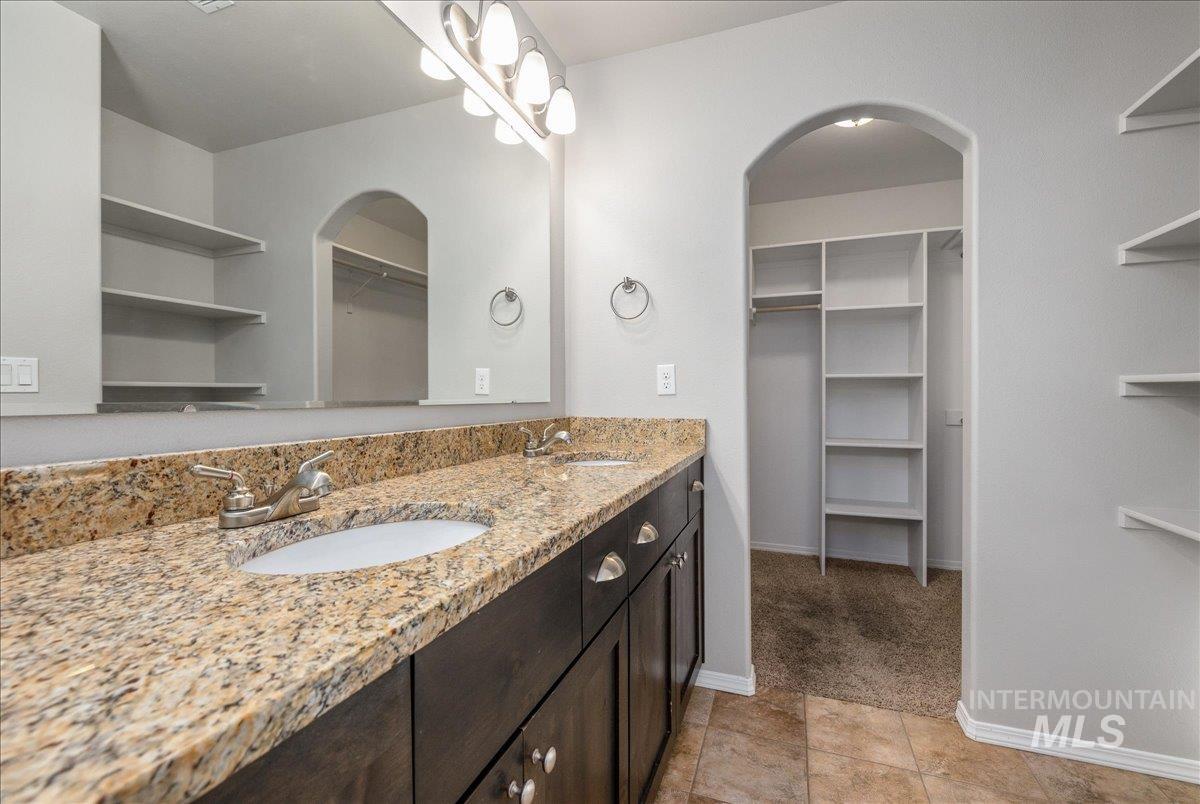 531 S Pine Island Ln, Boise, Idaho 83709, 3 Bedrooms, 2.5 Bathrooms, Residential For Sale, Price $399,900, 98965564